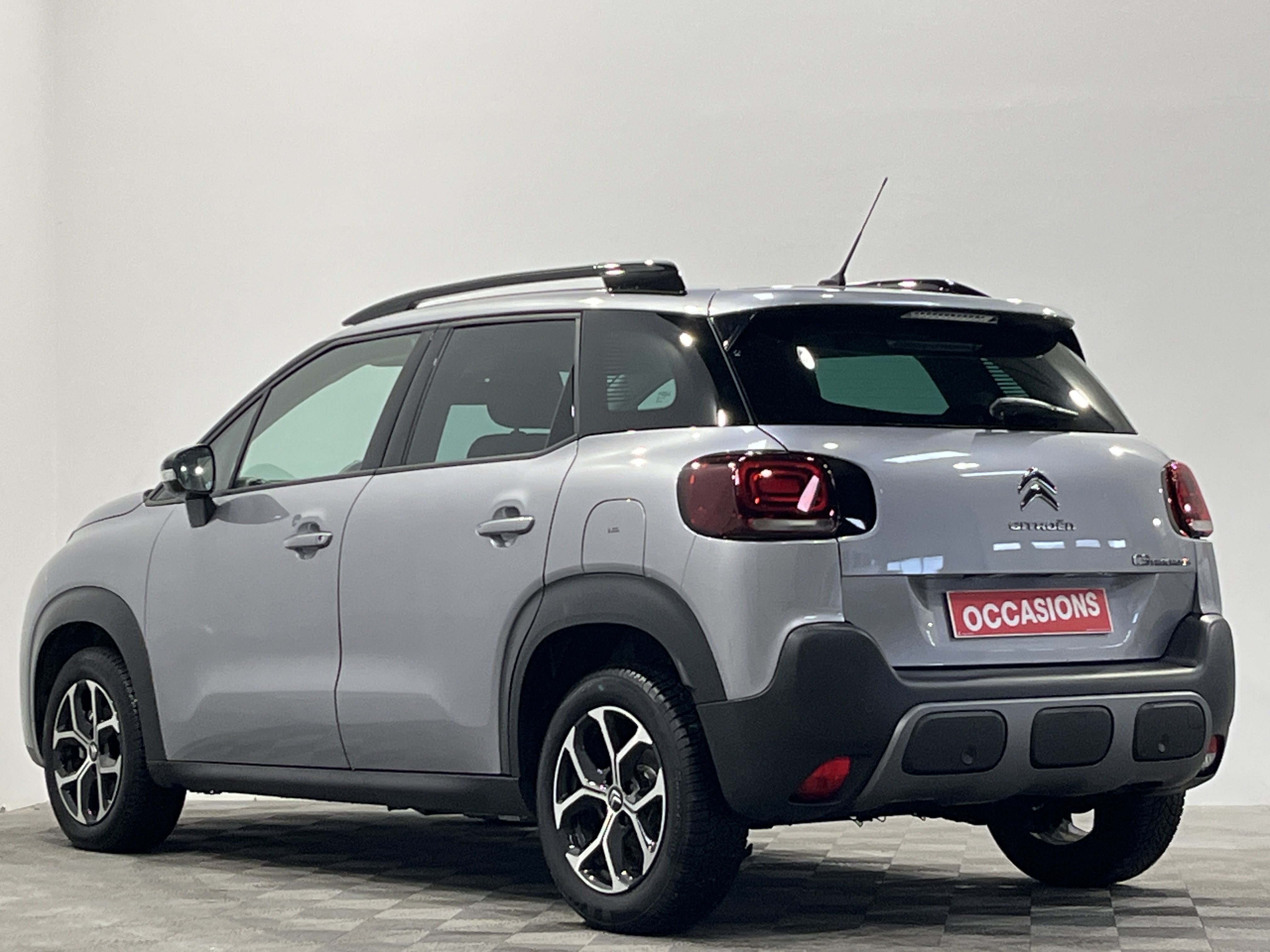 Photo 4 du véhicule CITROEN C3 AIRCROSS