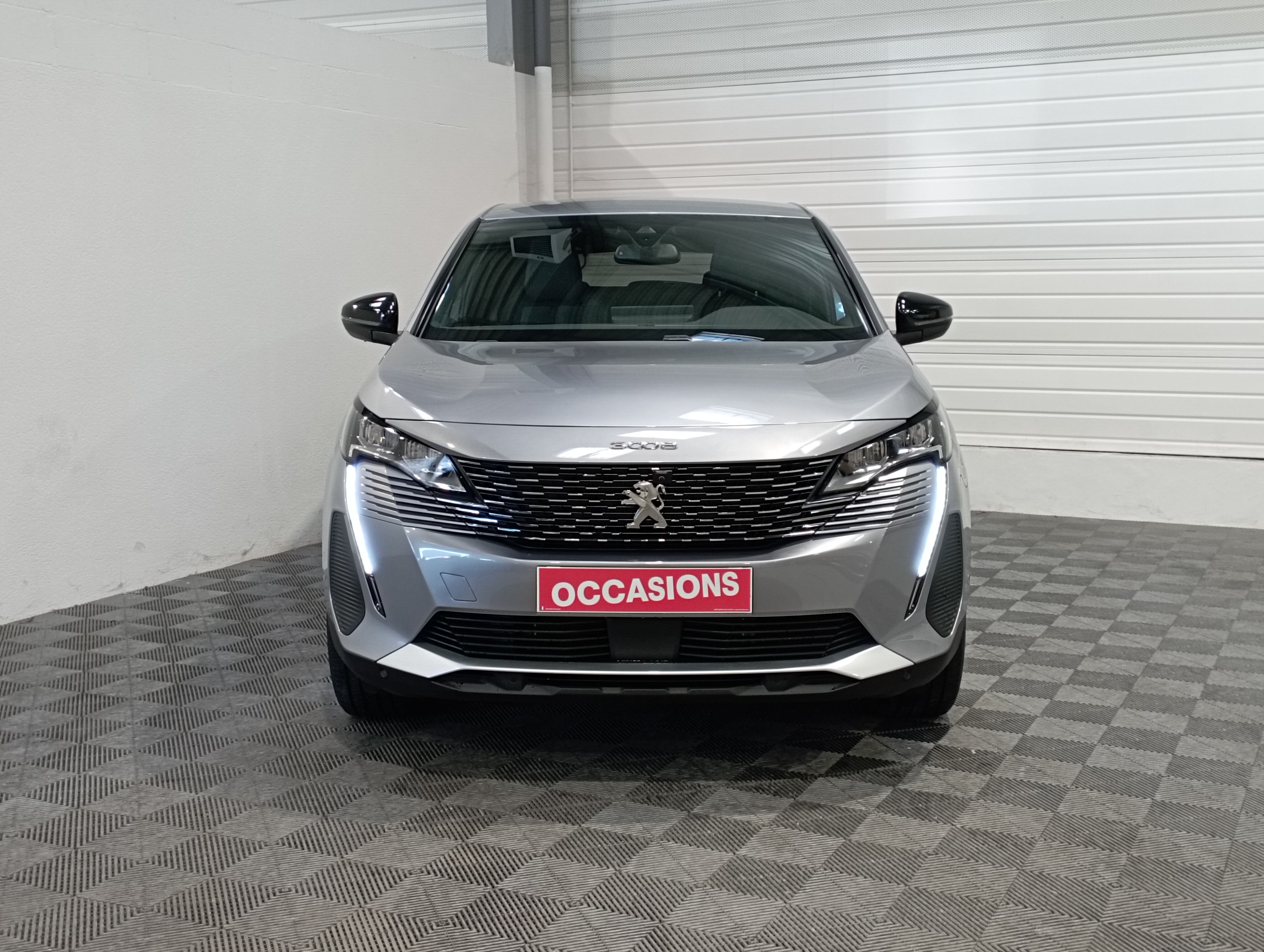 Photo 2 du véhicule PEUGEOT 3008
