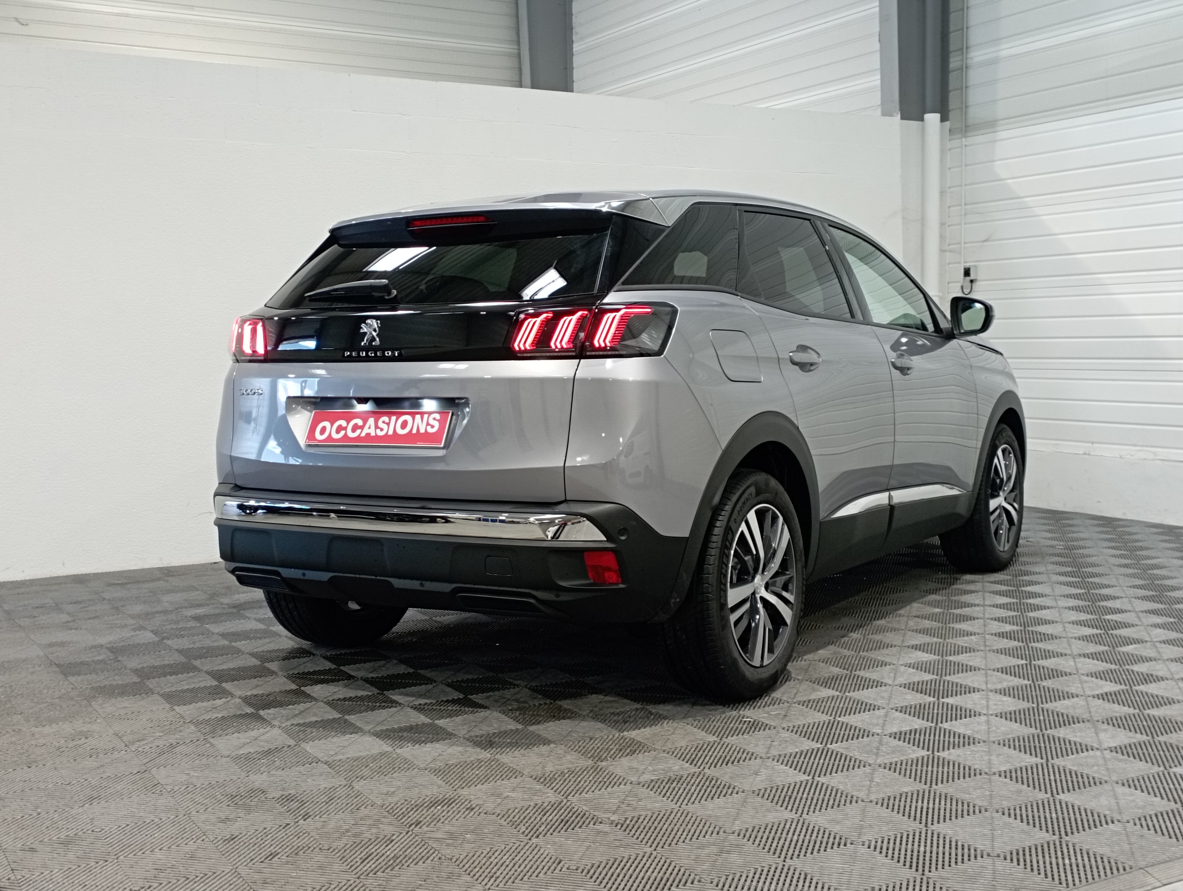 Photo 5 du véhicule PEUGEOT 3008