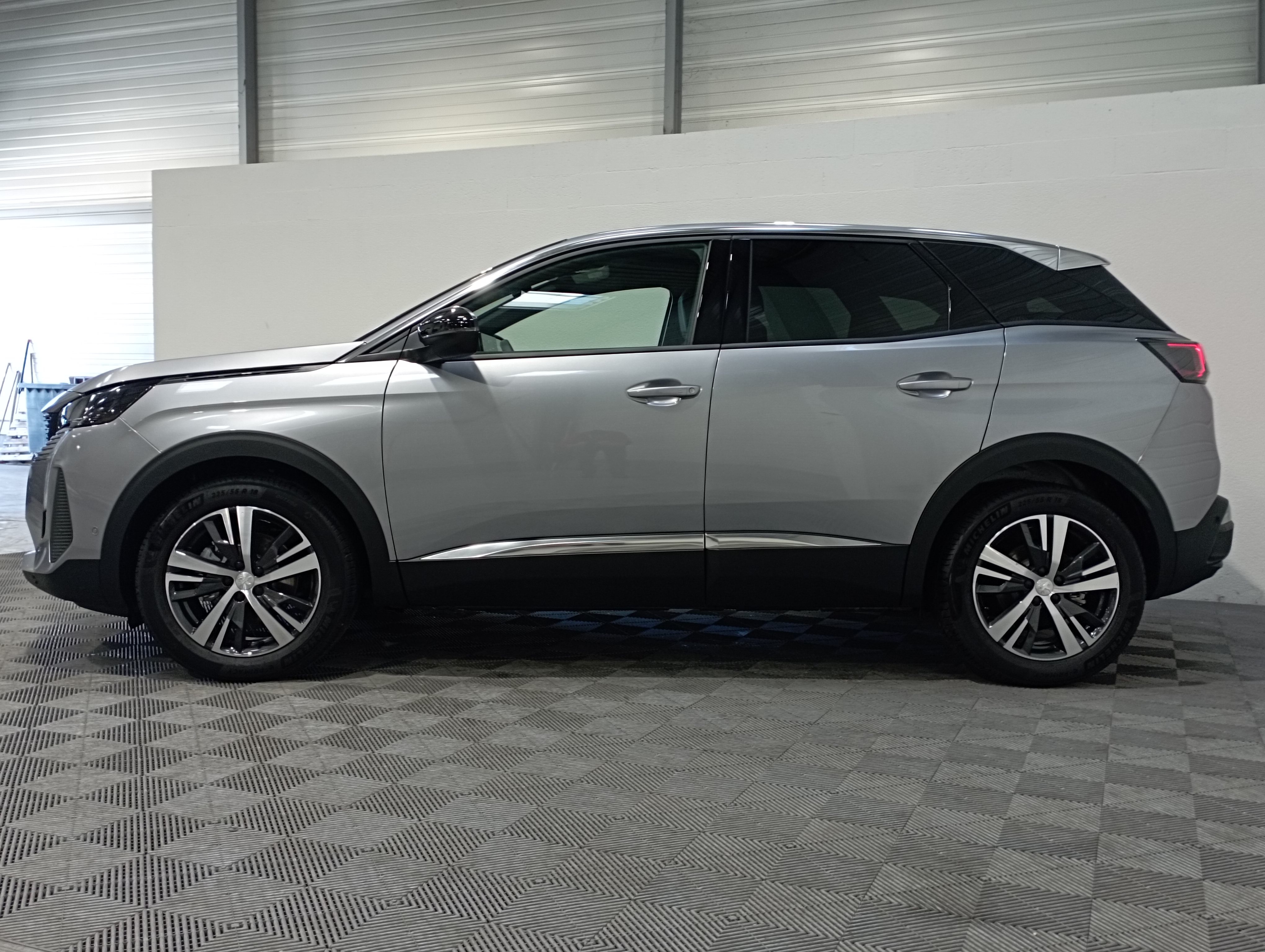 Photo 4 du véhicule PEUGEOT 3008