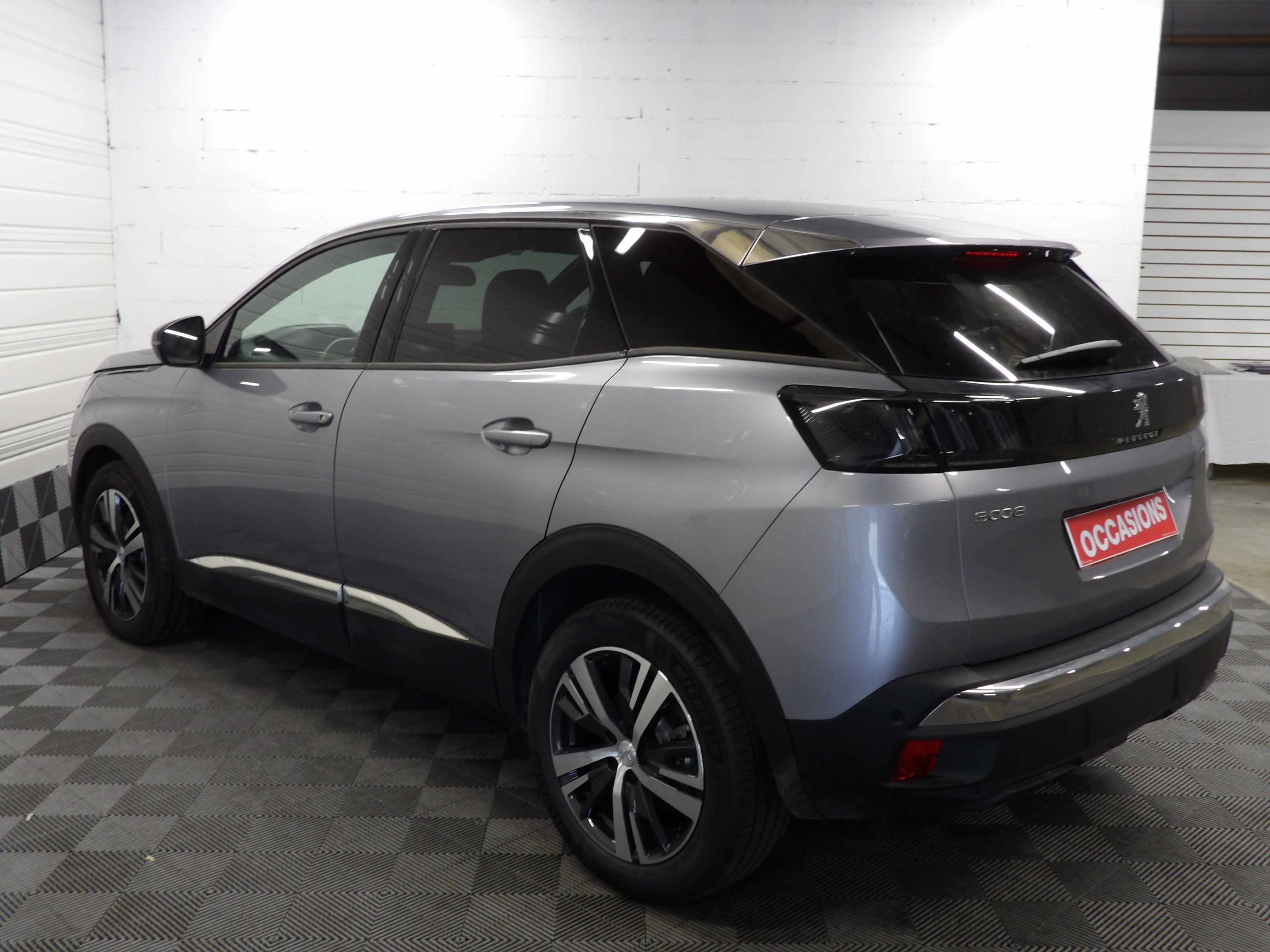 Photo 8 du véhicule PEUGEOT 3008
