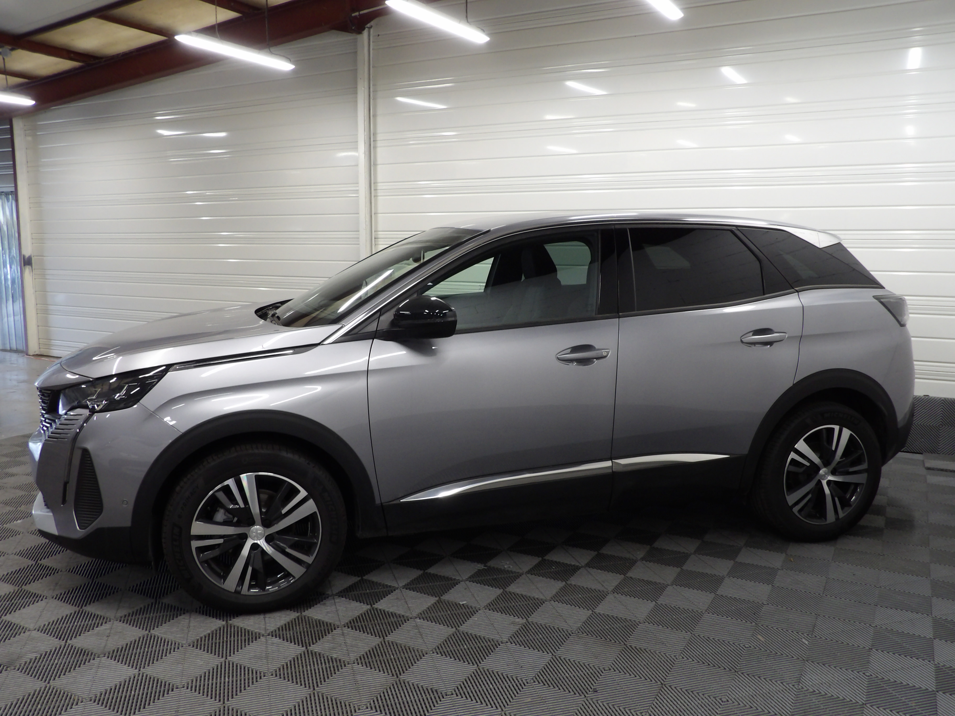 Photo 4 du véhicule PEUGEOT 3008