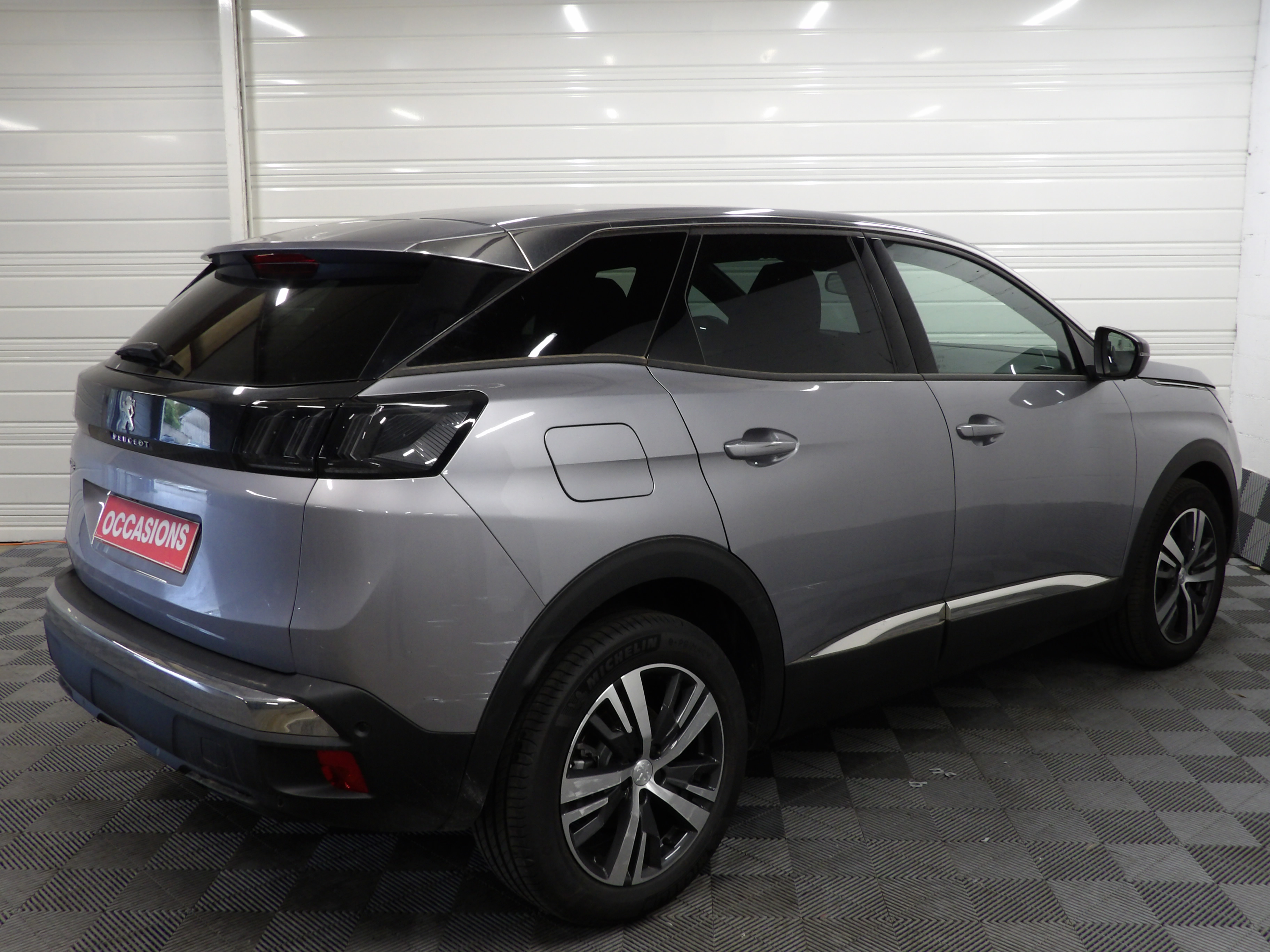 Photo 6 du véhicule PEUGEOT 3008