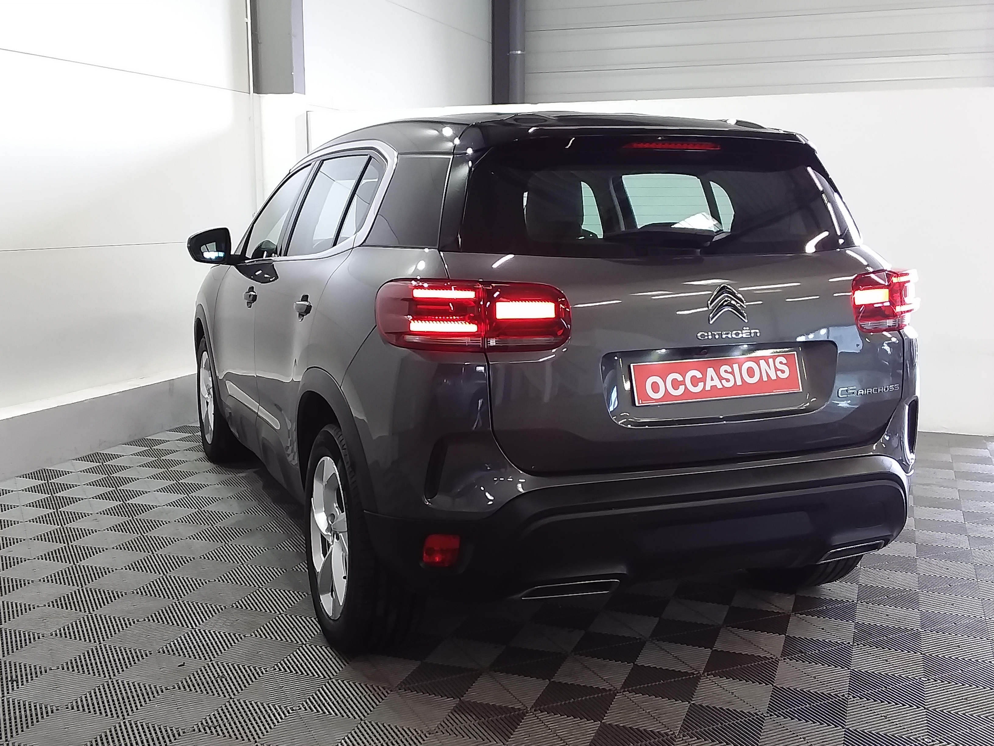 Photo 6 du véhicule CITROEN C5 AIRCROSS