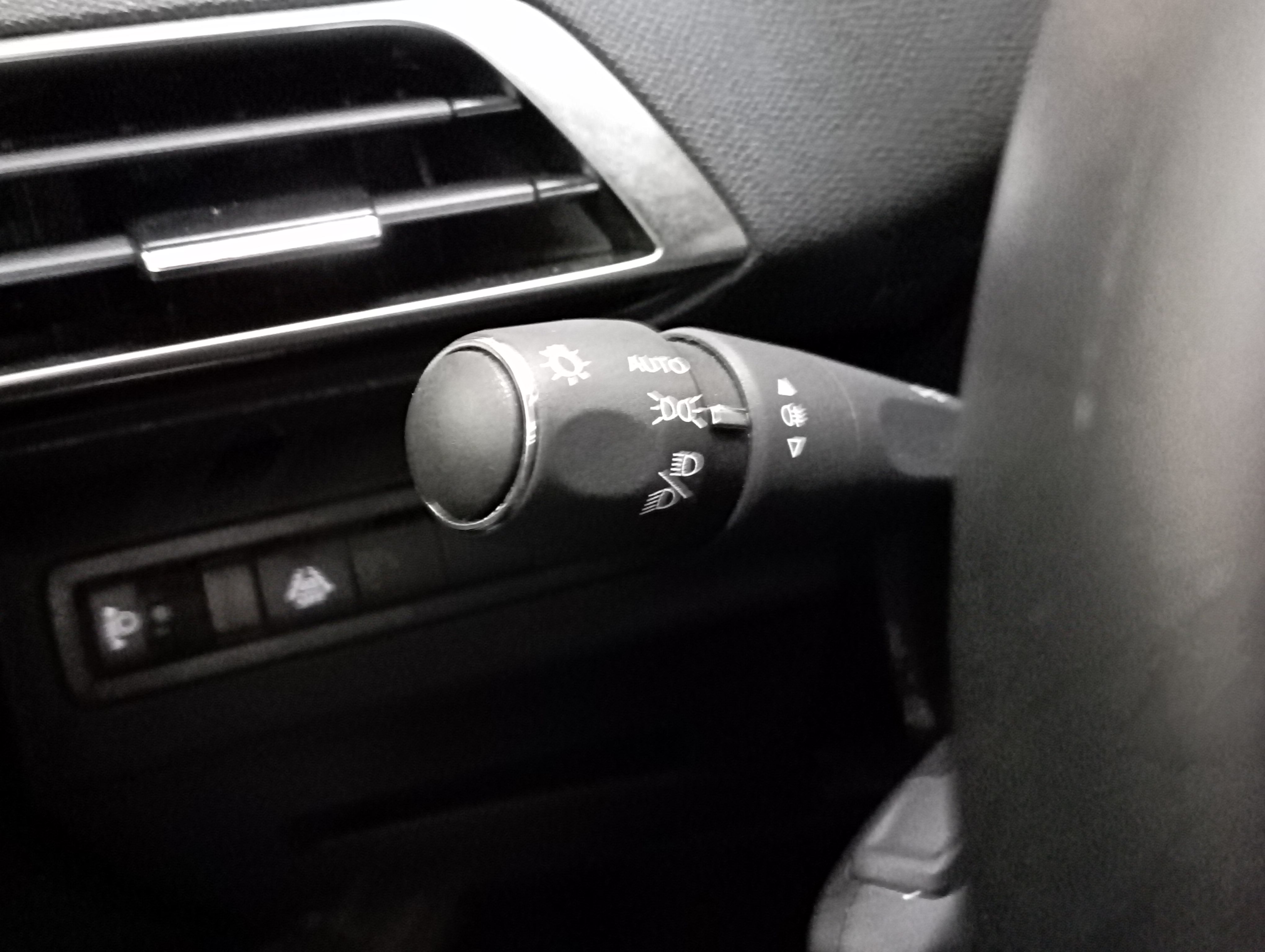Photo 37 du véhicule PEUGEOT 3008