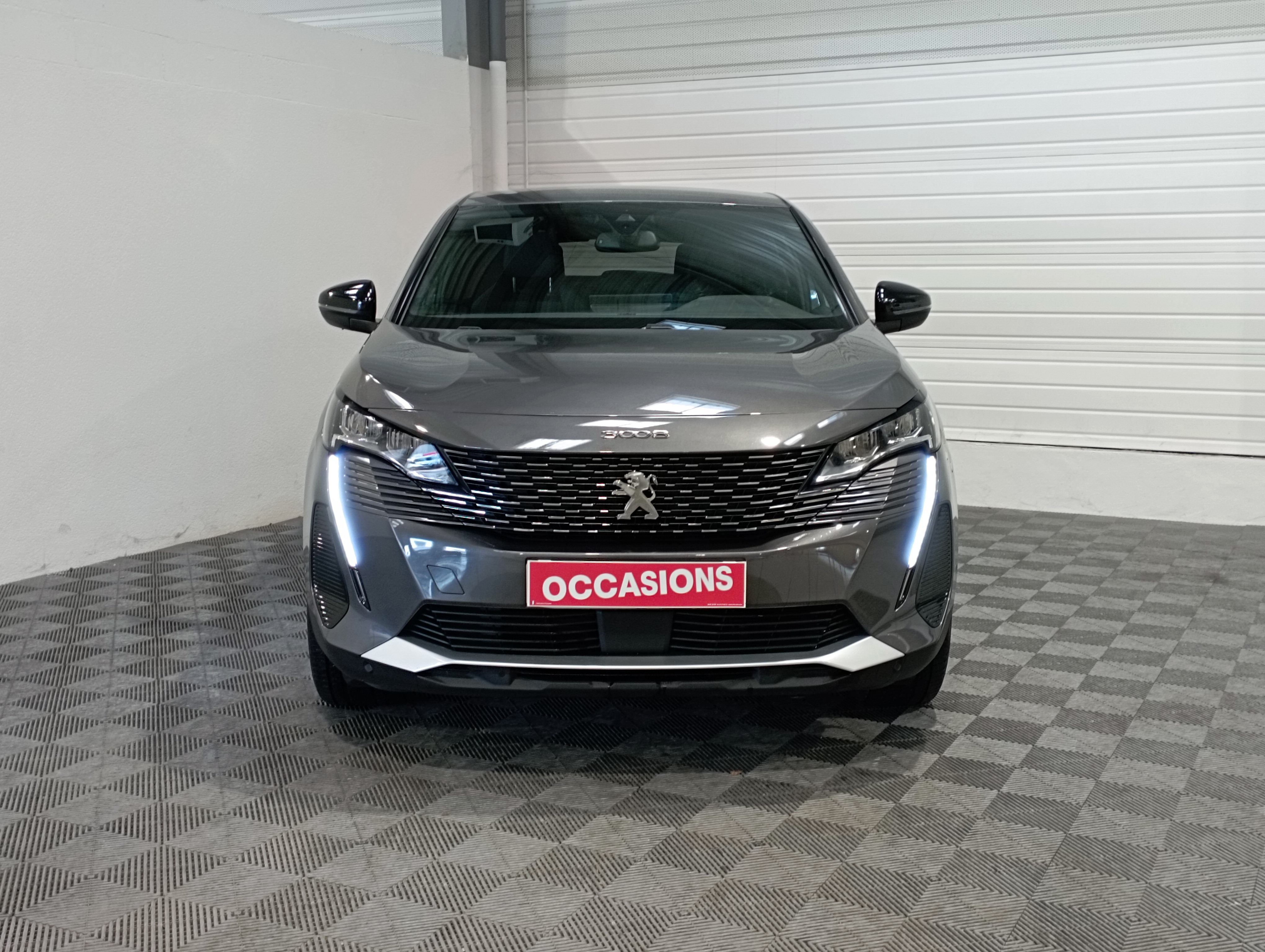 Photo 2 du véhicule PEUGEOT 3008
