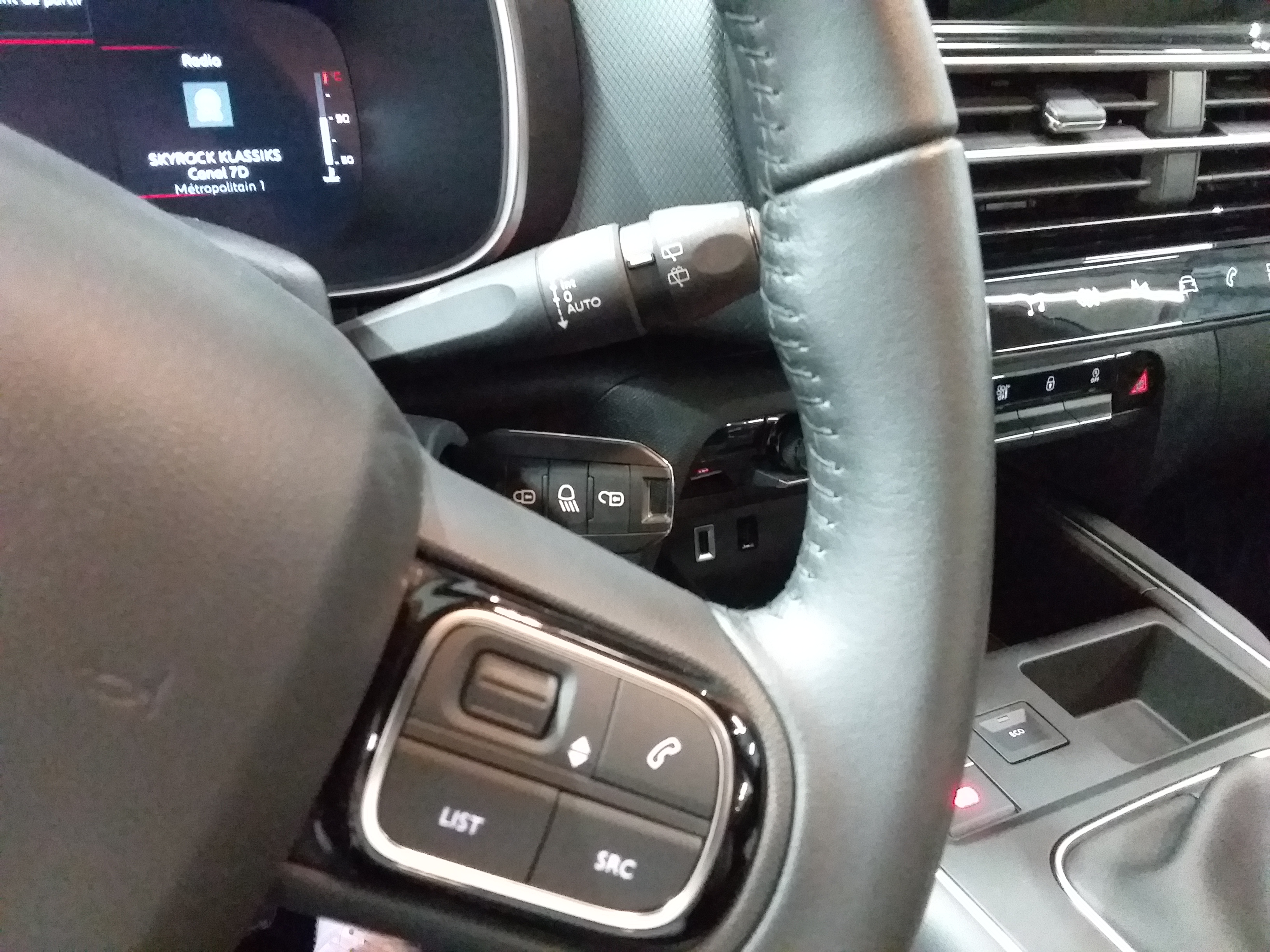 Photo 22 du véhicule CITROEN C5 AIRCROSS