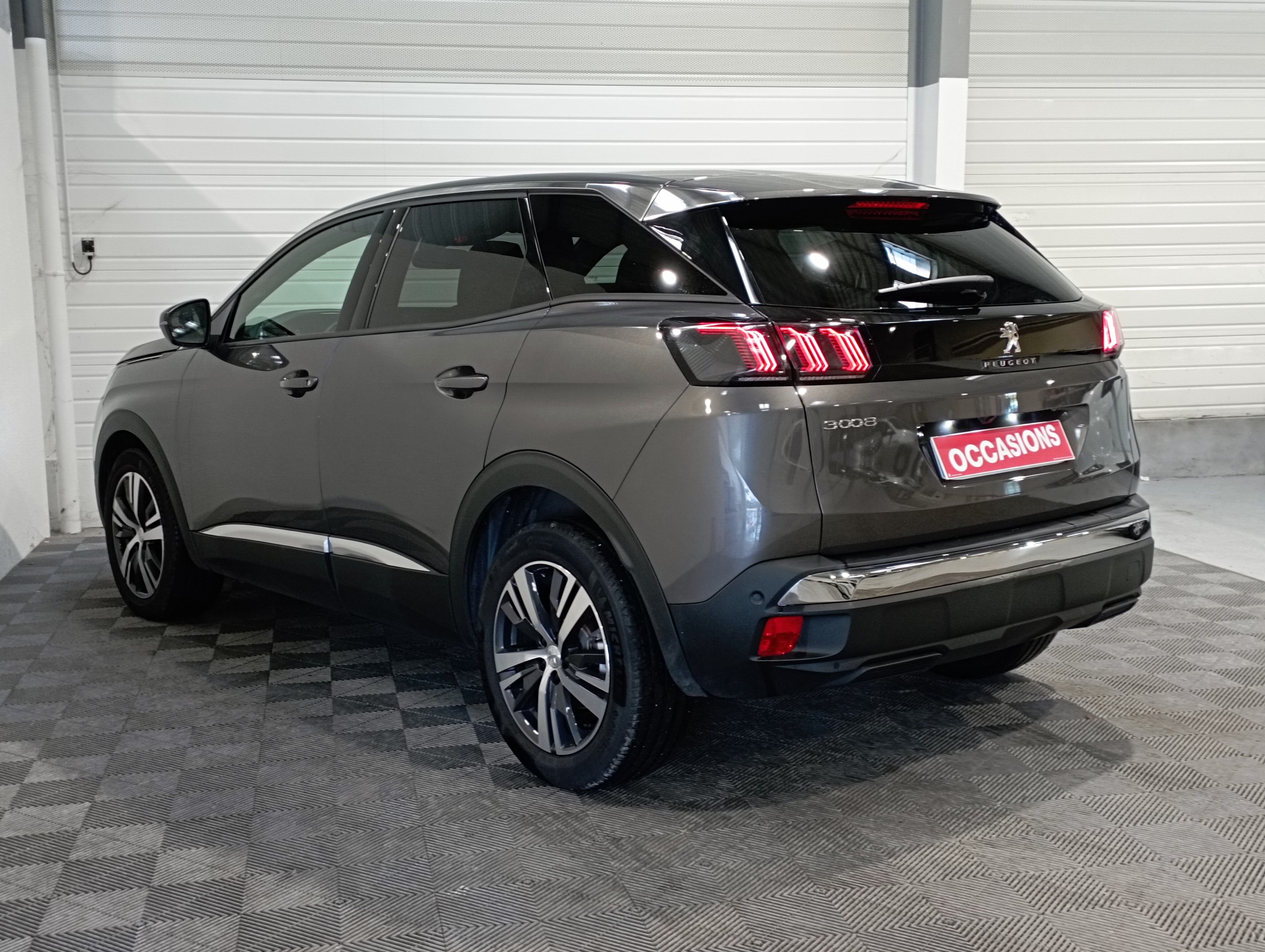 Photo 8 du véhicule PEUGEOT 3008
