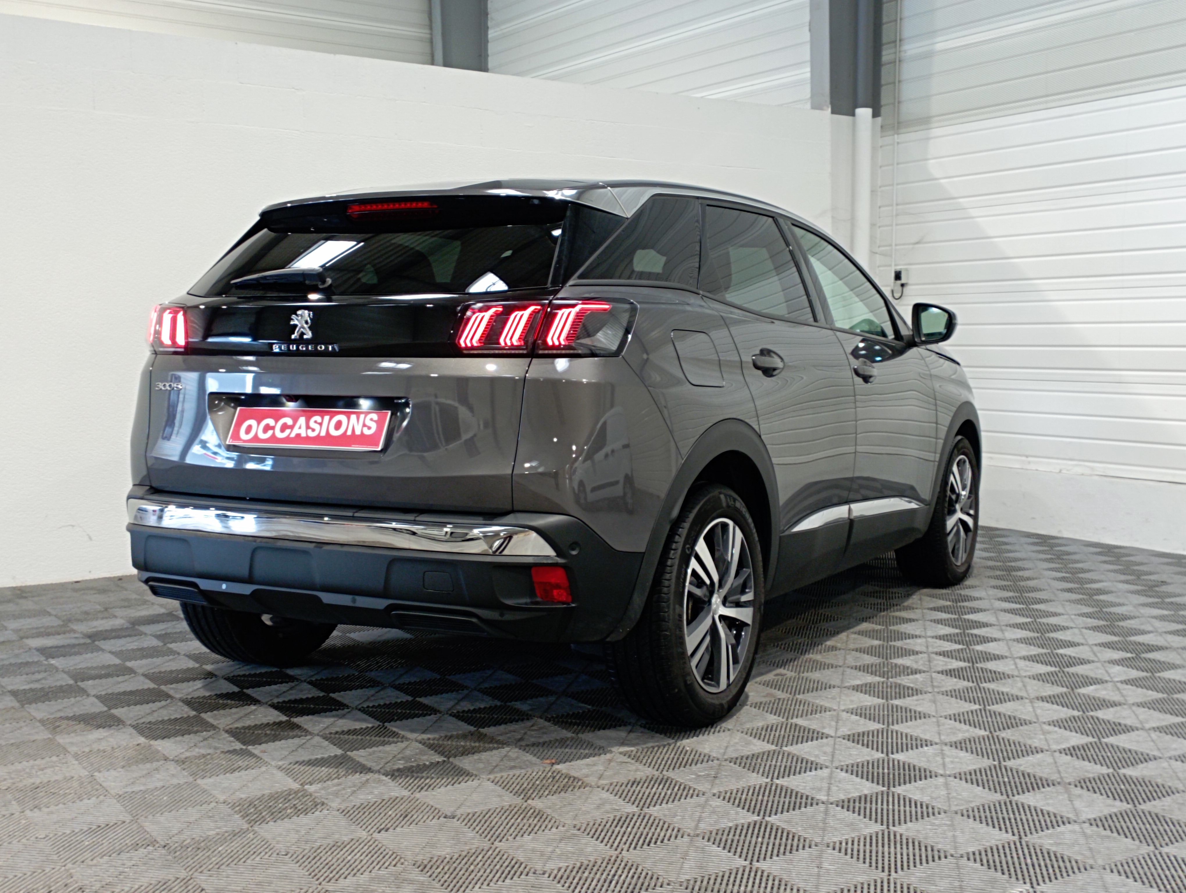Photo 6 du véhicule PEUGEOT 3008