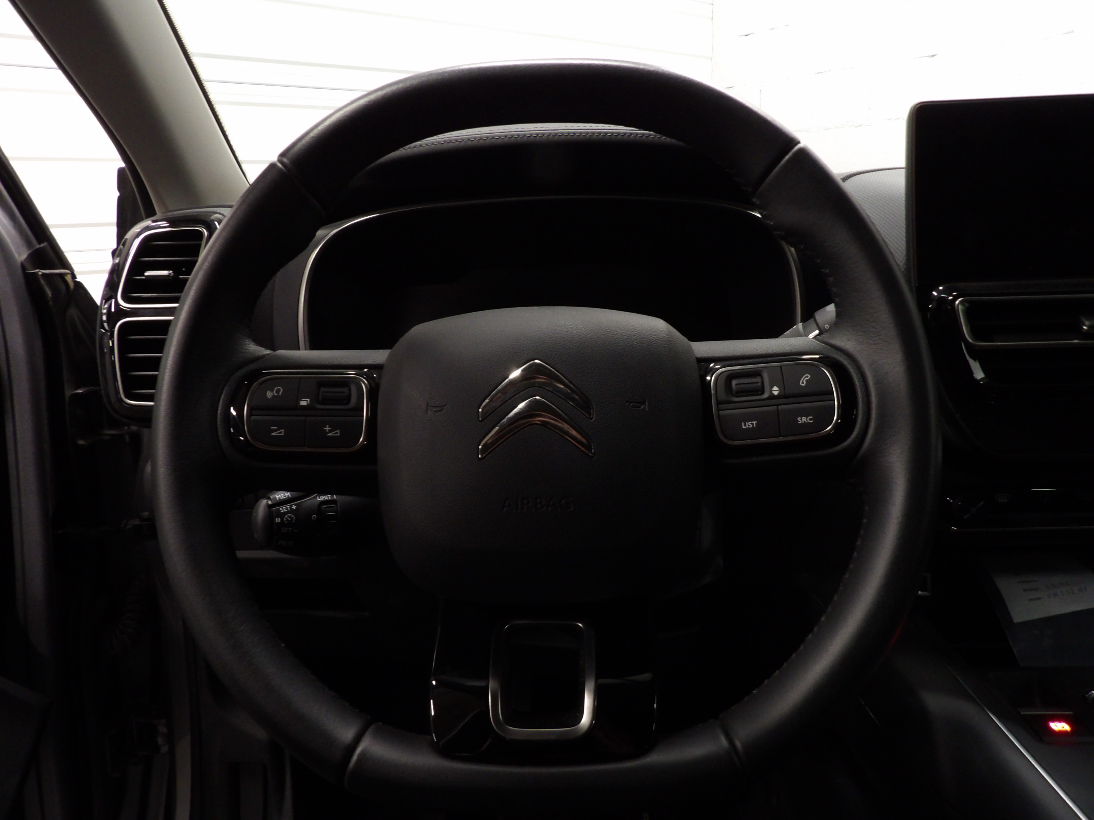 Photo 16 du véhicule CITROEN C5 AIRCROSS