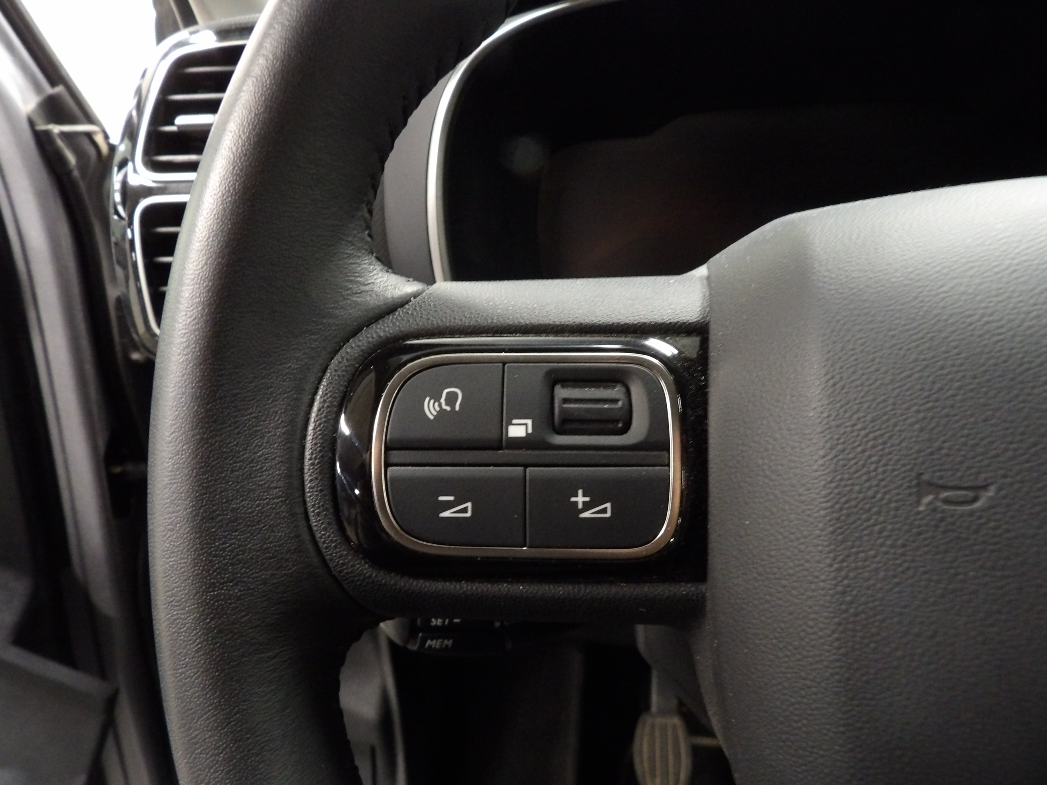 Photo 17 du véhicule CITROEN C5 AIRCROSS