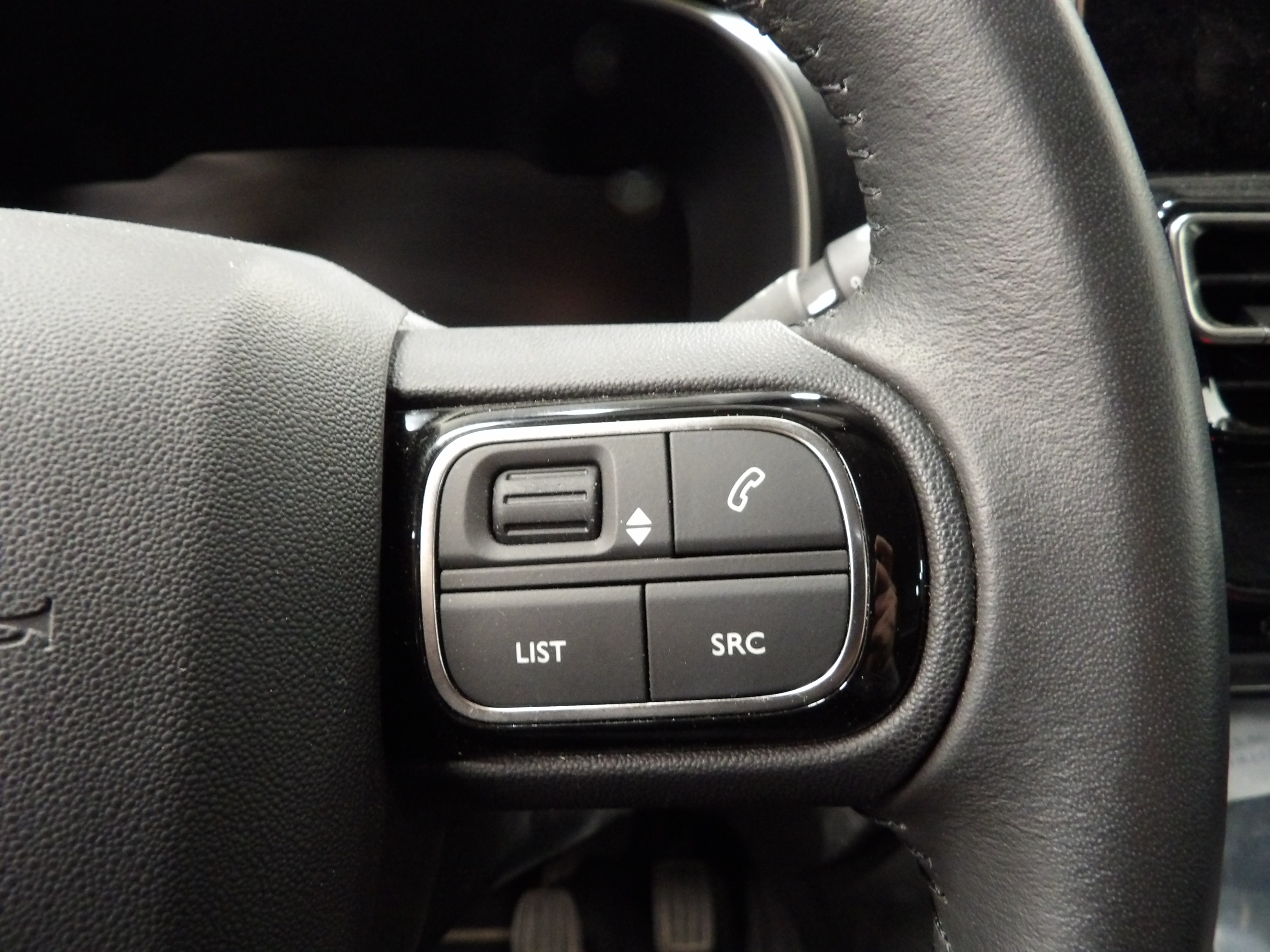 Photo 18 du véhicule CITROEN C5 AIRCROSS