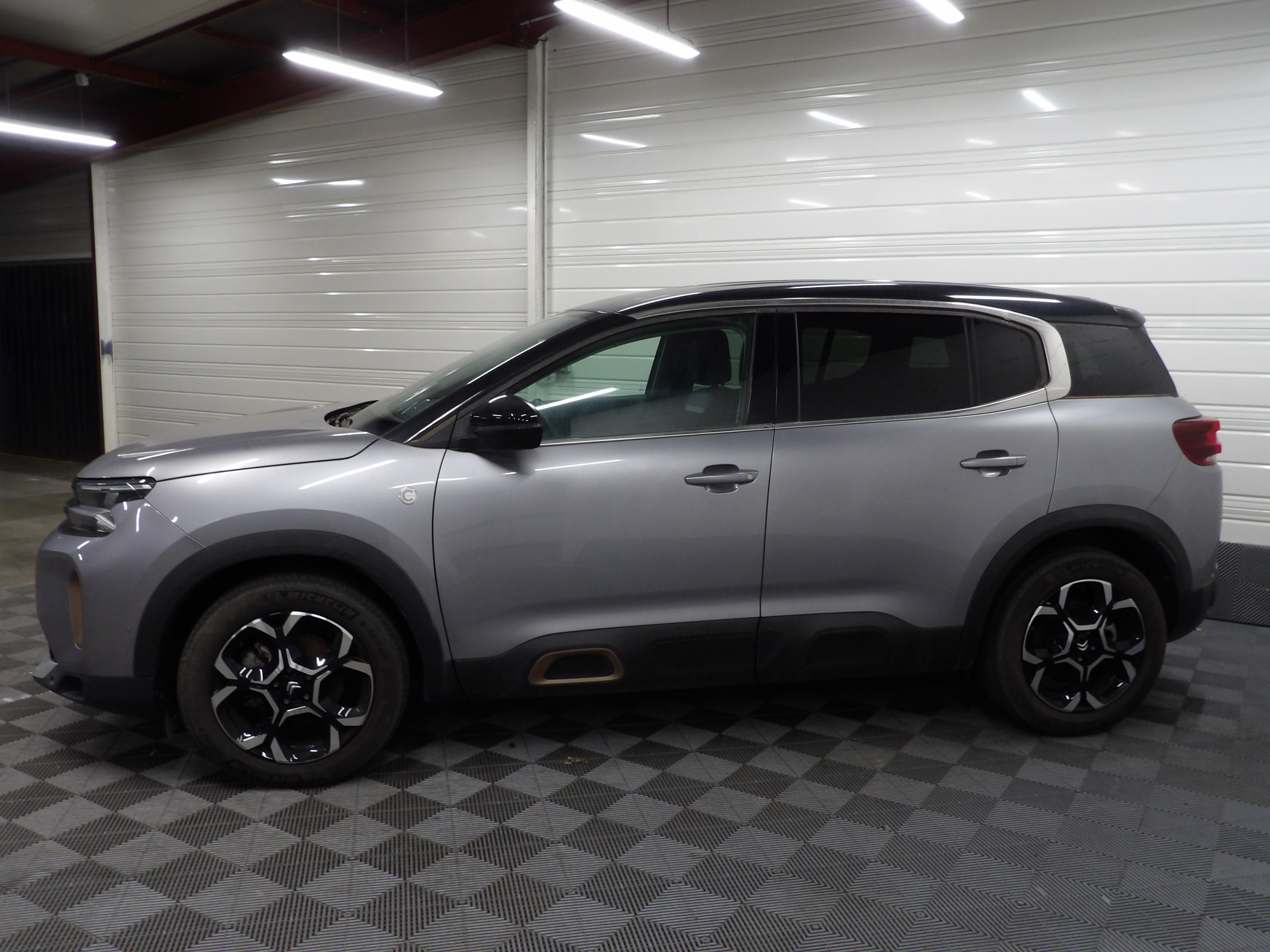 Photo 4 du véhicule CITROEN C5 AIRCROSS