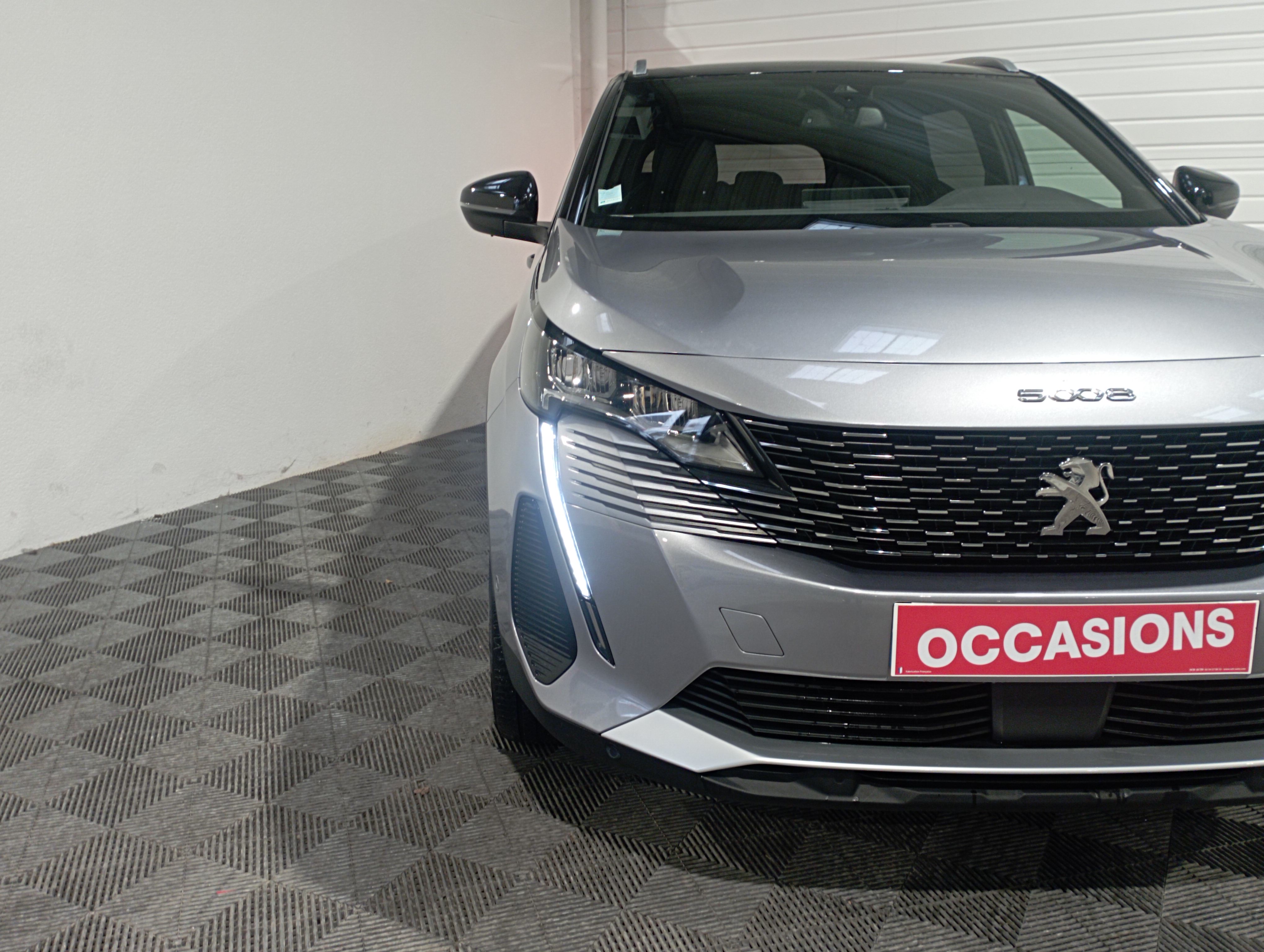 Photo 4 du véhicule PEUGEOT 5008