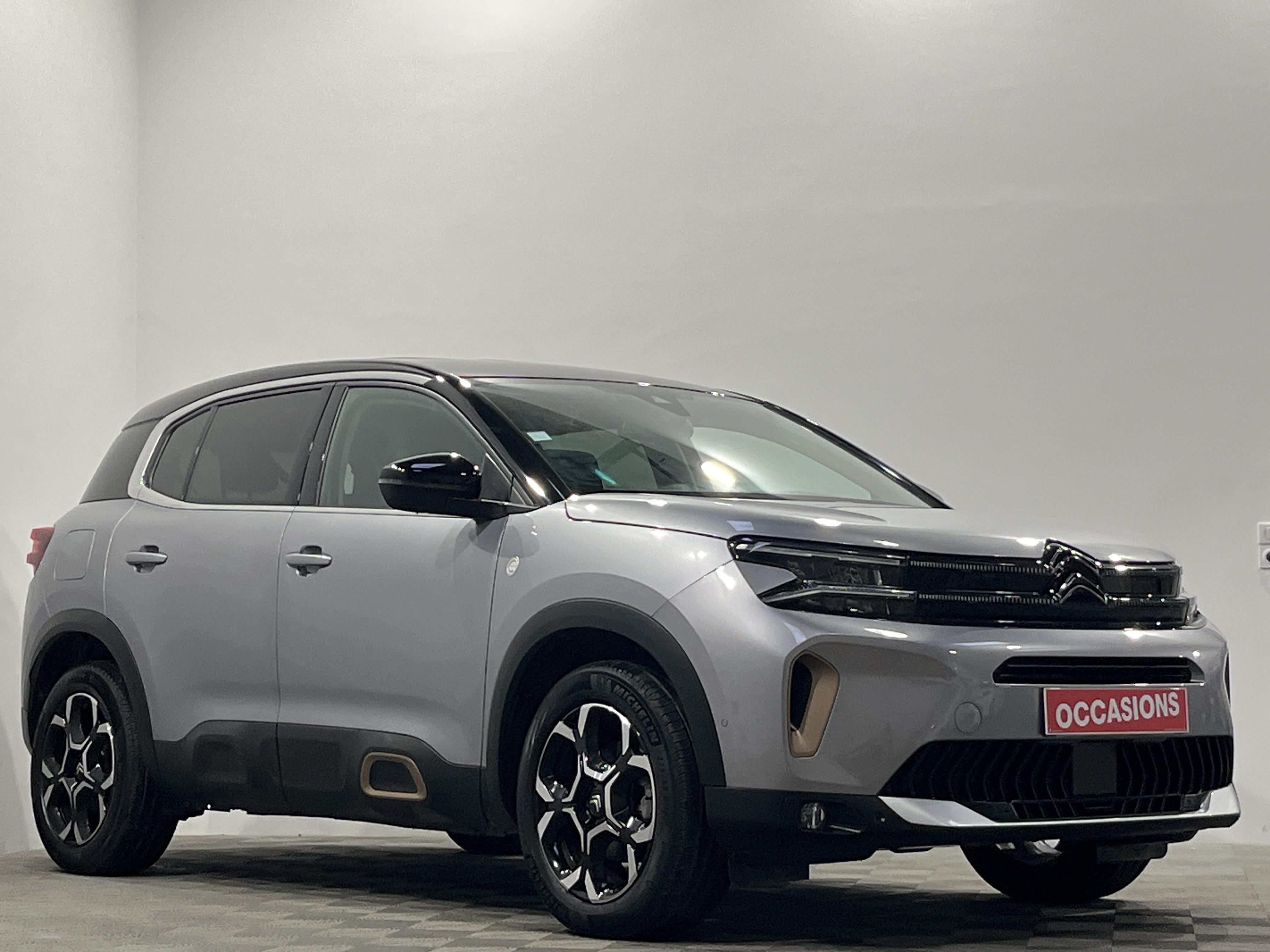 Photo 2 du véhicule CITROEN C5 AIRCROSS