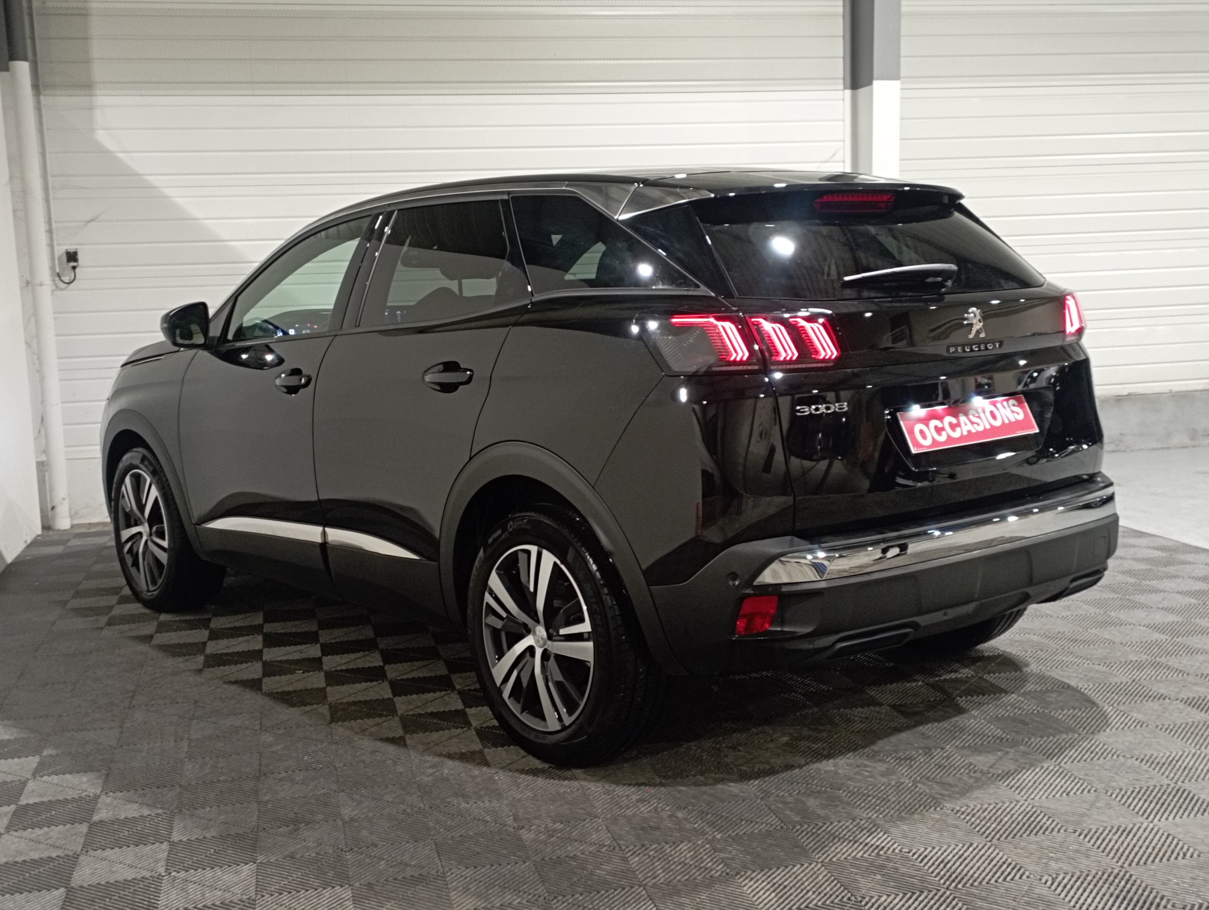 Photo 8 du véhicule PEUGEOT 3008