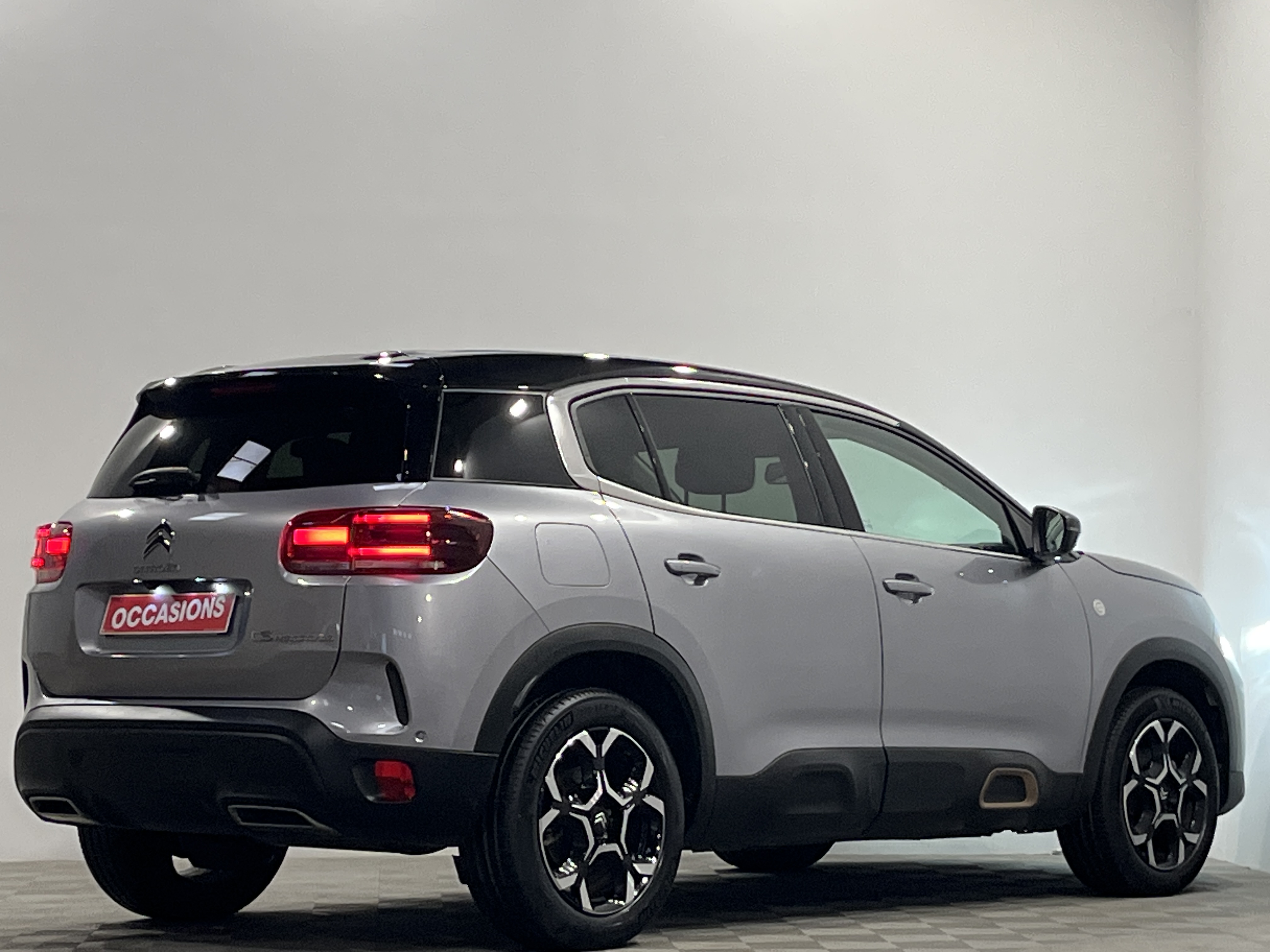 Photo 3 du véhicule CITROEN C5 AIRCROSS
