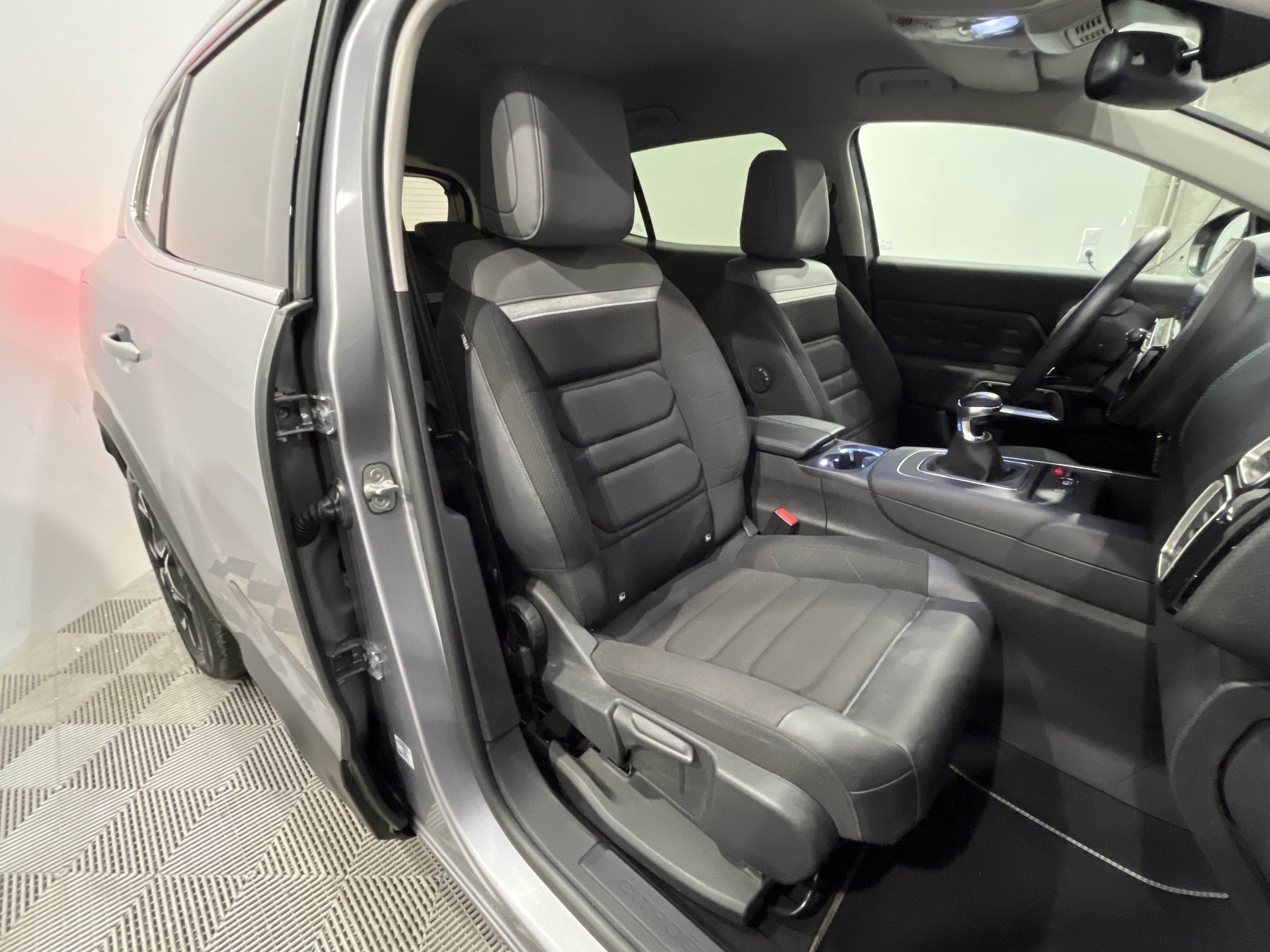 Photo 44 du véhicule CITROEN C5 AIRCROSS