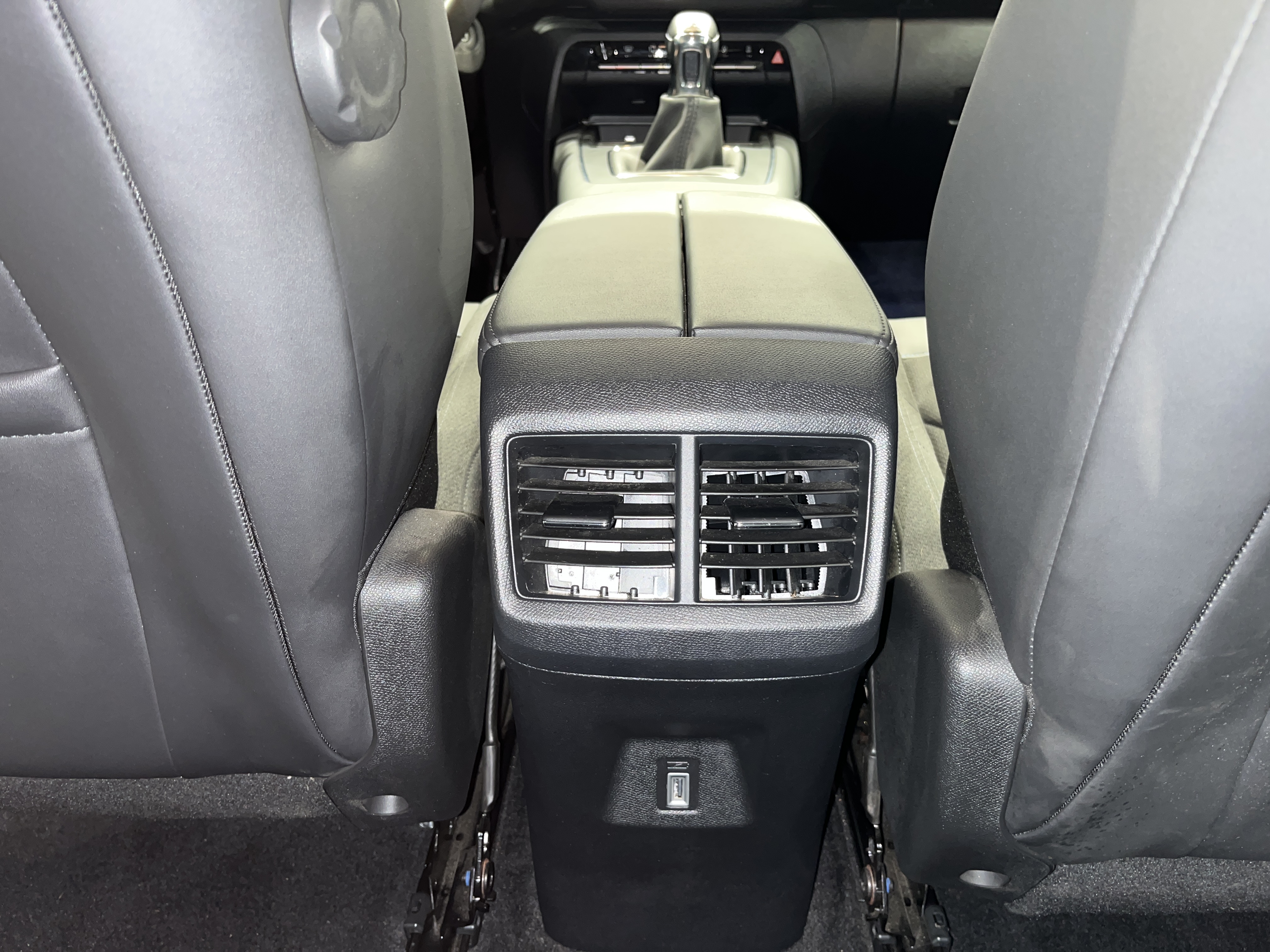 Photo 40 du véhicule CITROEN C5 AIRCROSS