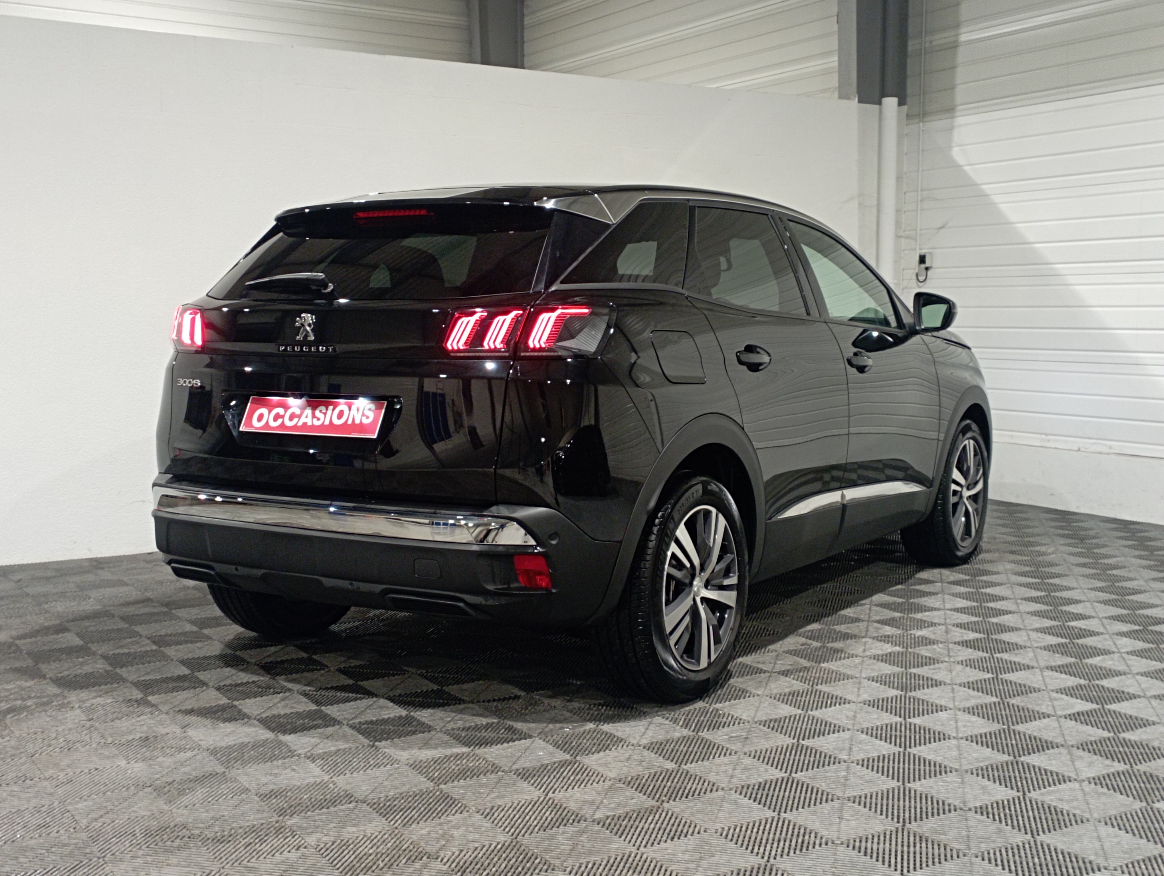 Photo 6 du véhicule PEUGEOT 3008