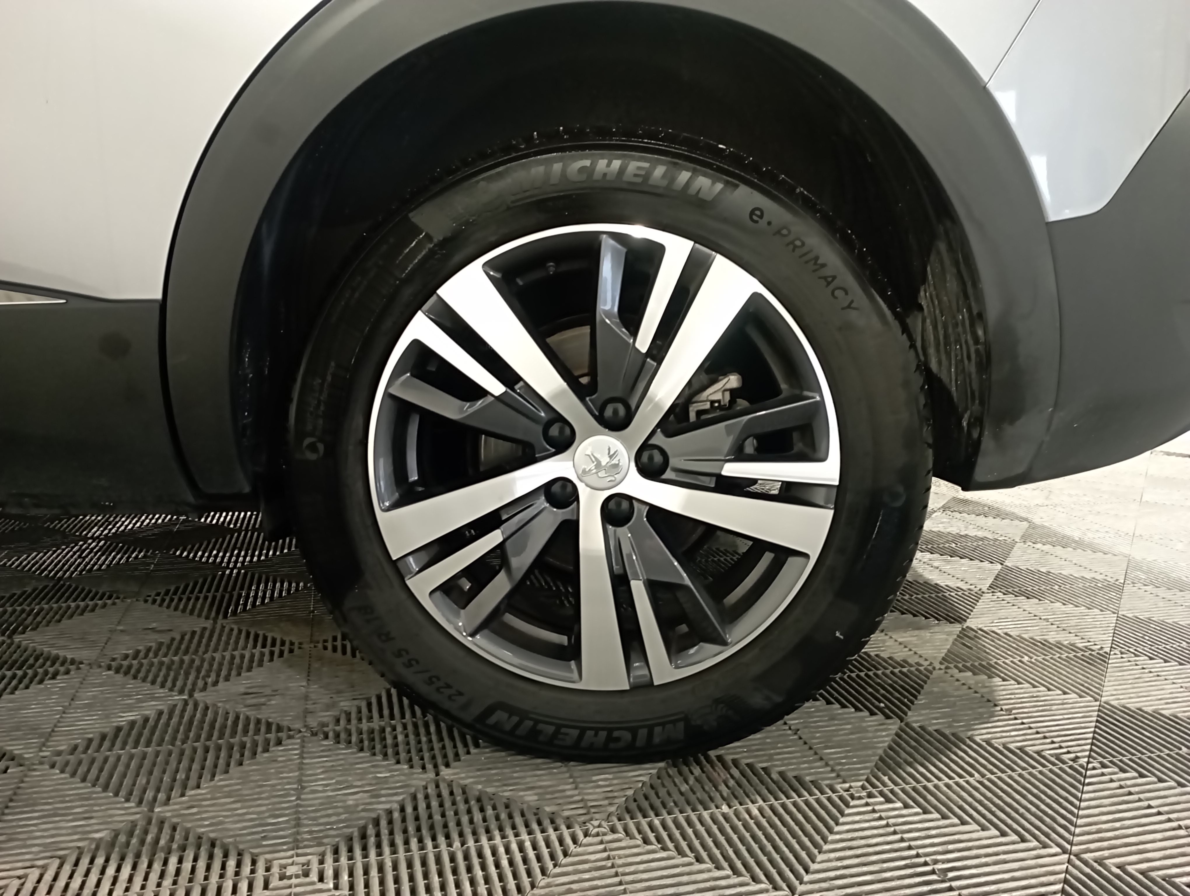 Photo 37 du véhicule PEUGEOT 5008