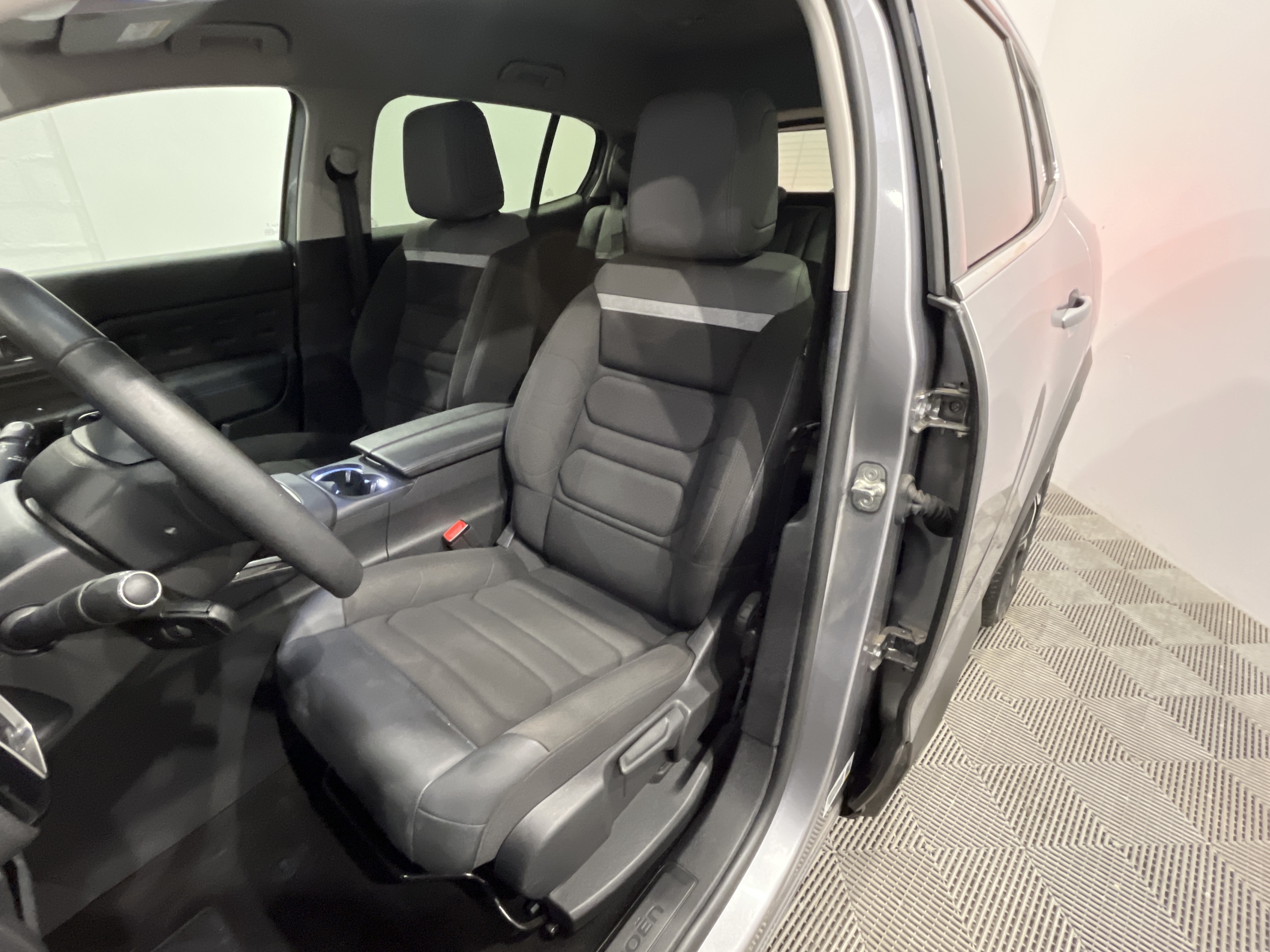 Photo 9 du véhicule CITROEN C5 AIRCROSS
