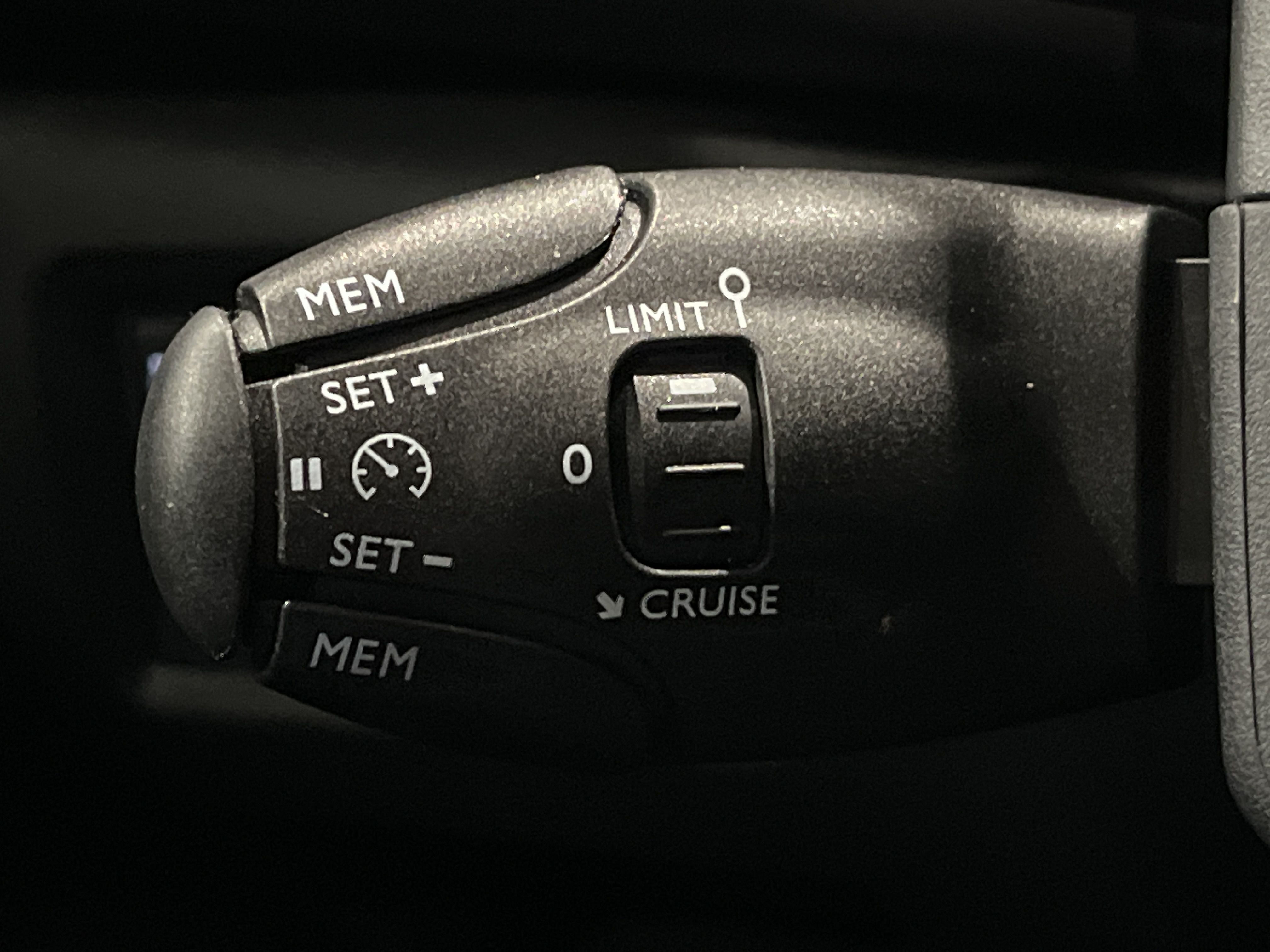 Photo 32 du véhicule CITROEN C5 AIRCROSS
