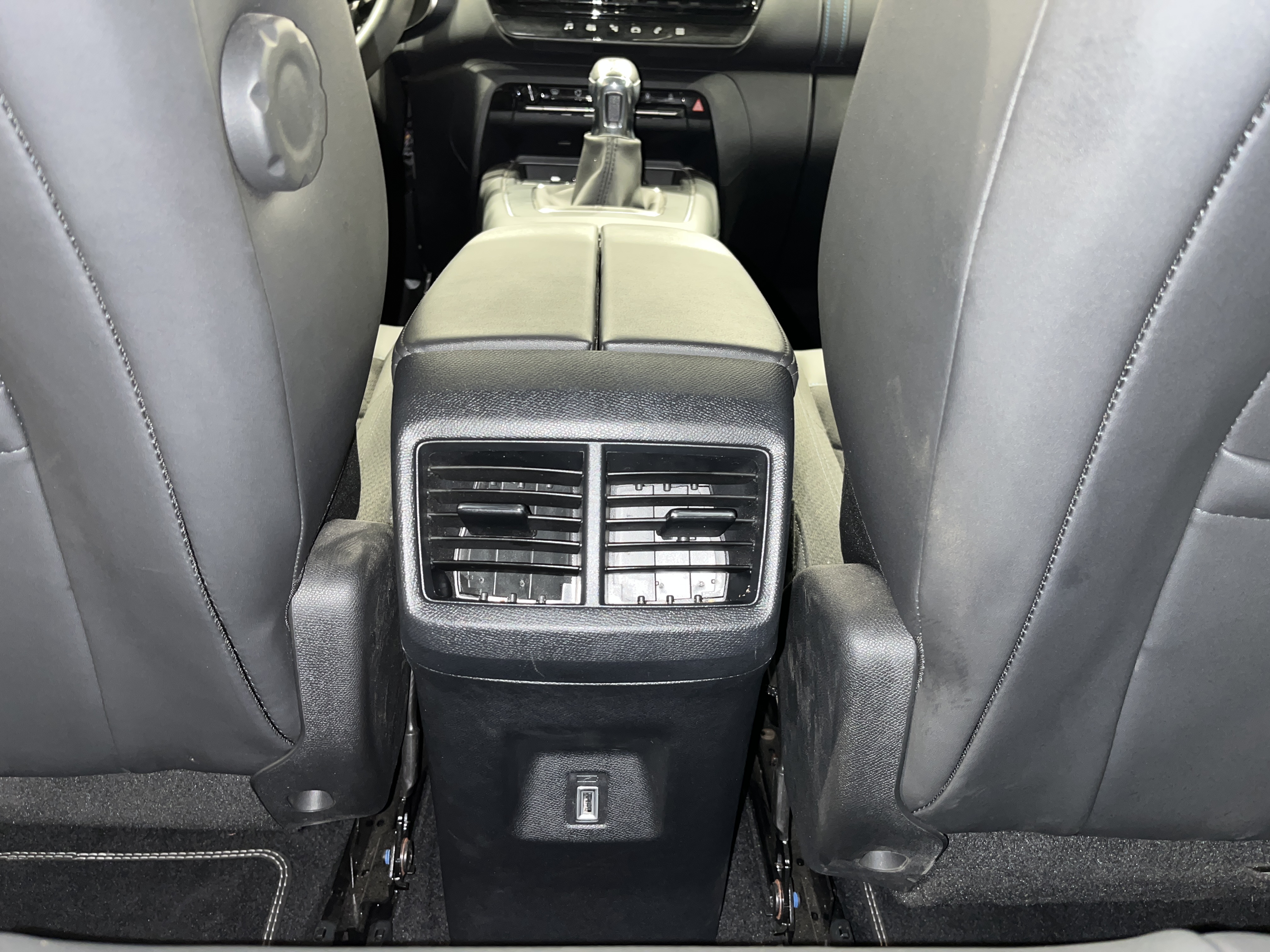 Photo 40 du véhicule CITROEN C5 AIRCROSS