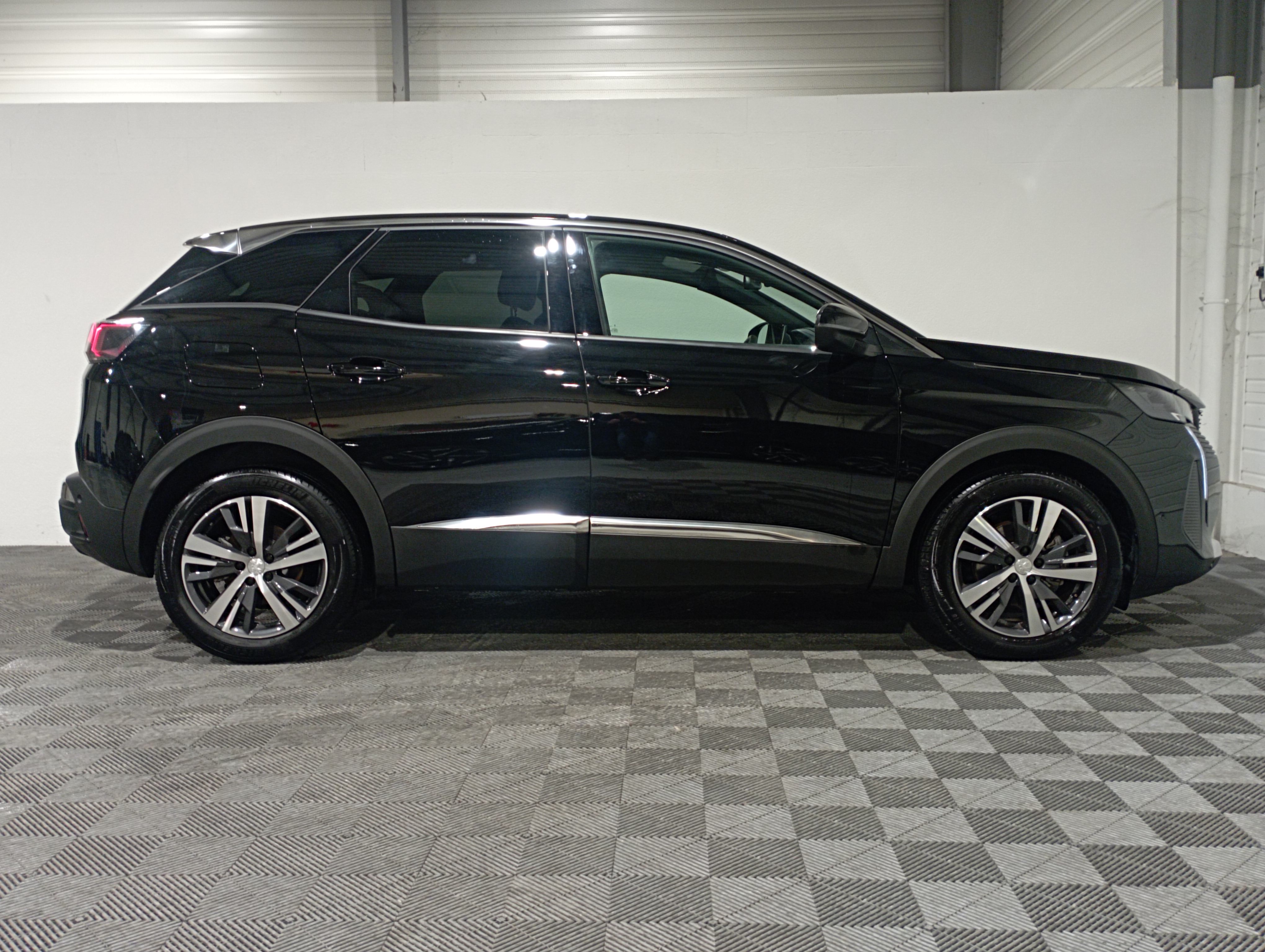 Photo 5 du véhicule PEUGEOT 3008