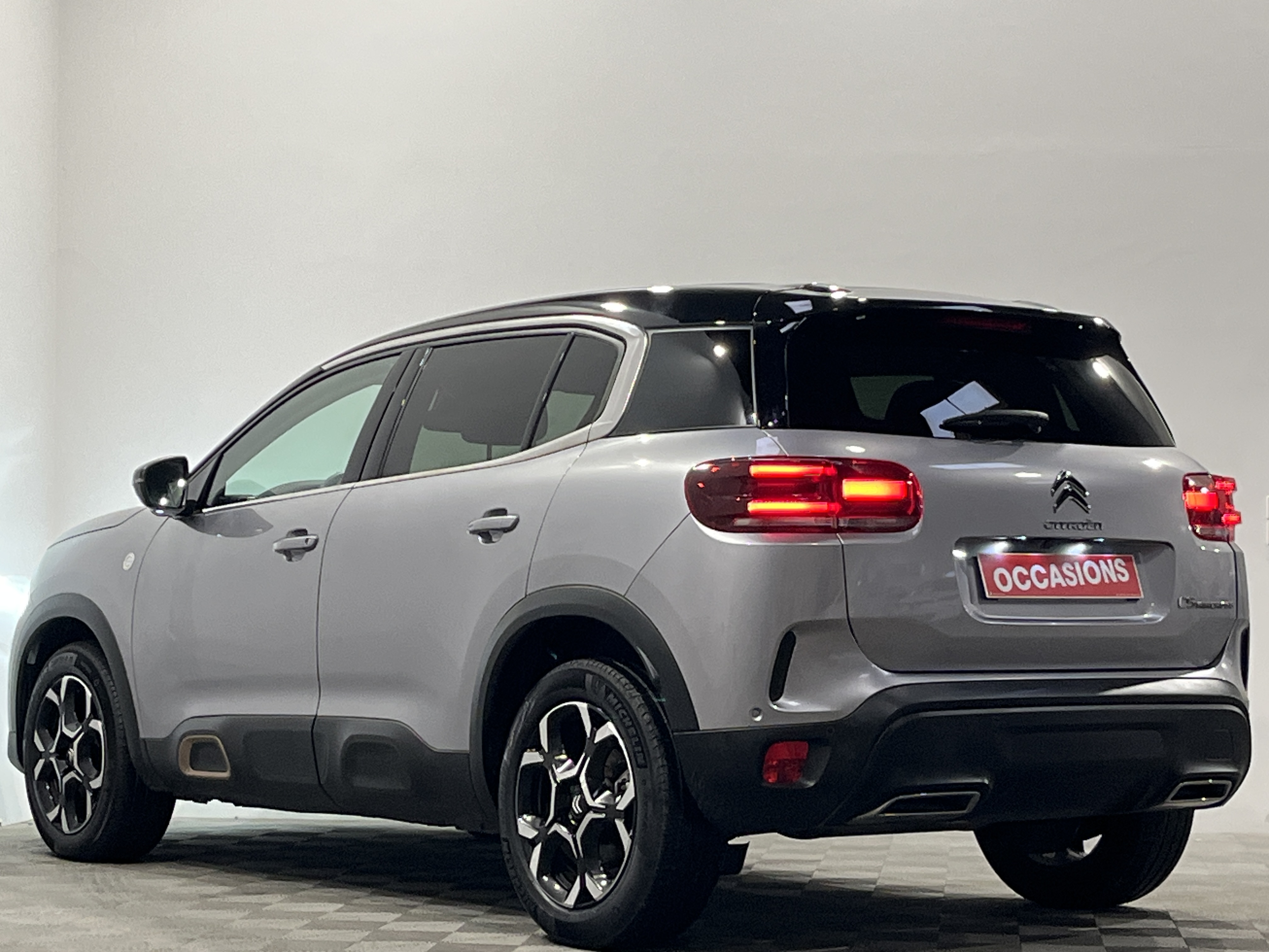 Photo 4 du véhicule CITROEN C5 AIRCROSS