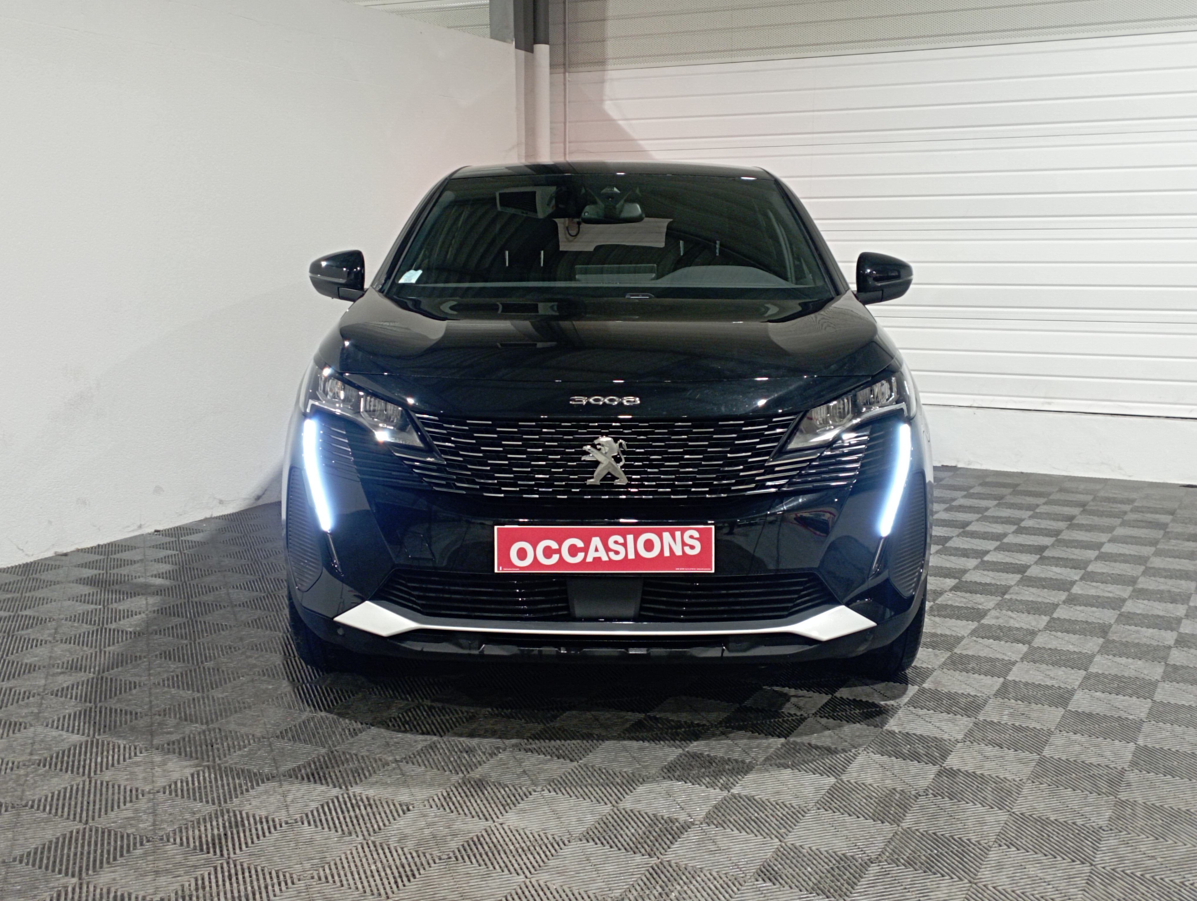 Photo 2 du véhicule PEUGEOT 3008