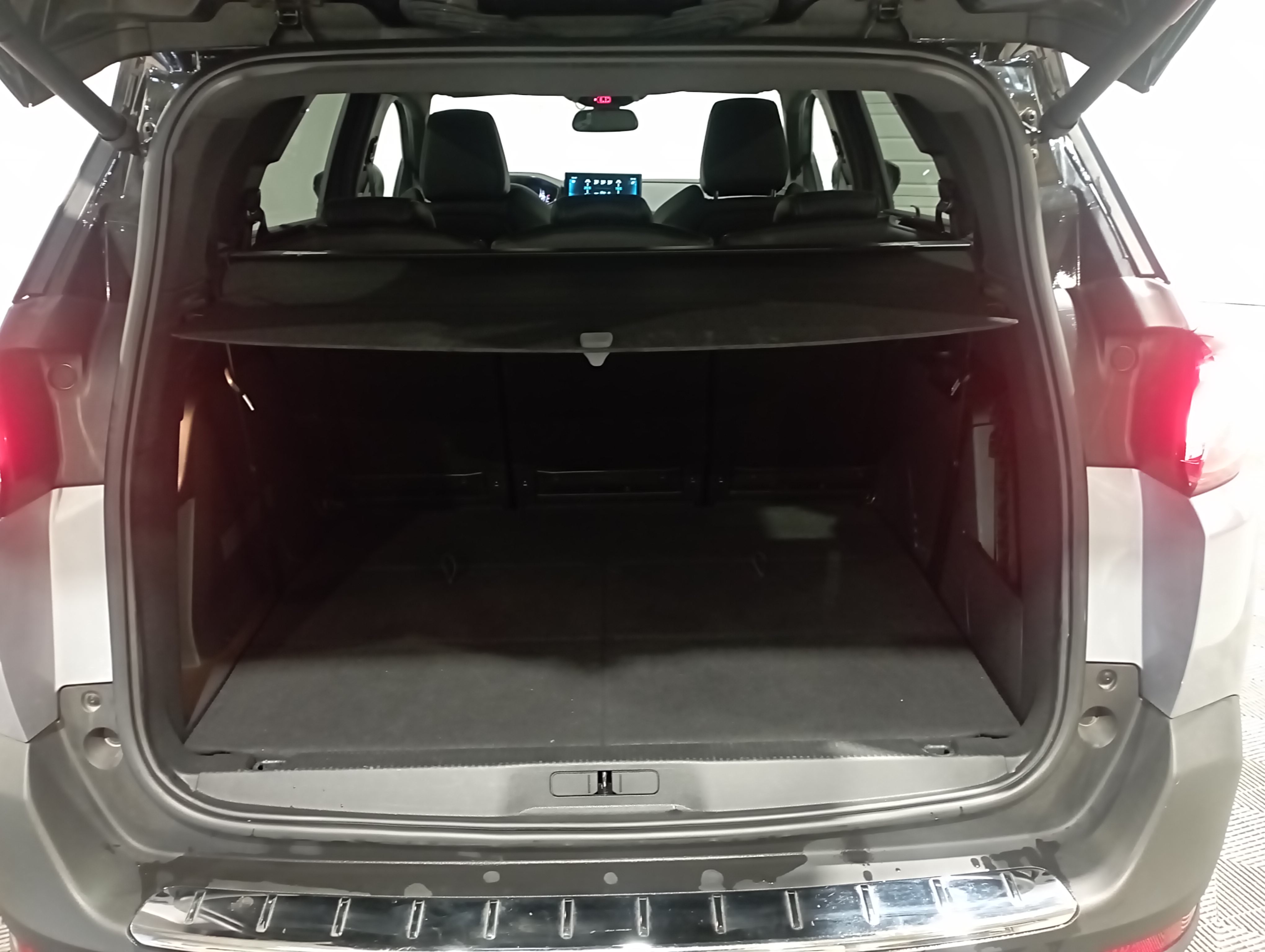 Photo 38 du véhicule PEUGEOT 5008