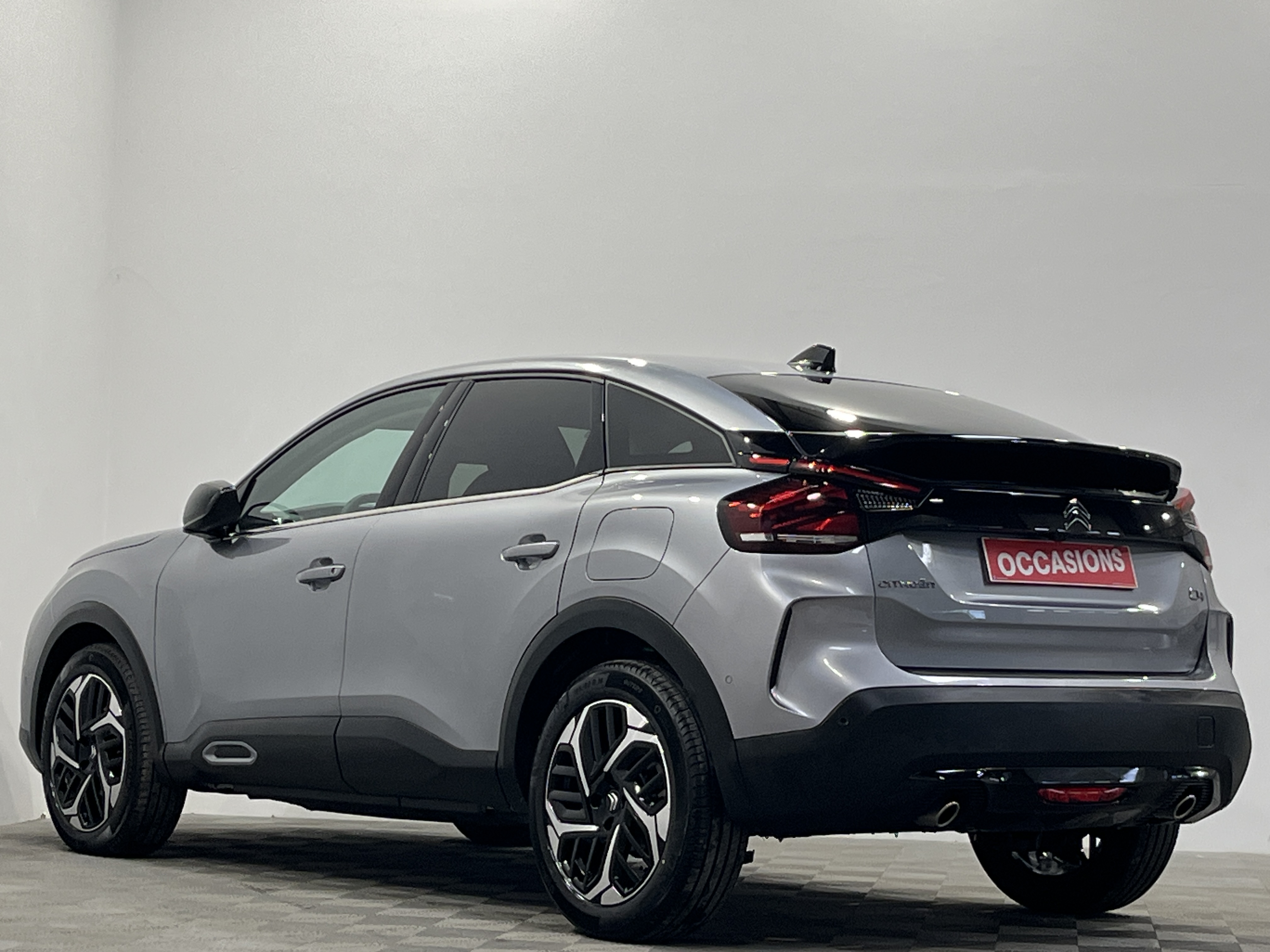 Photo 4 du véhicule CITROEN C4