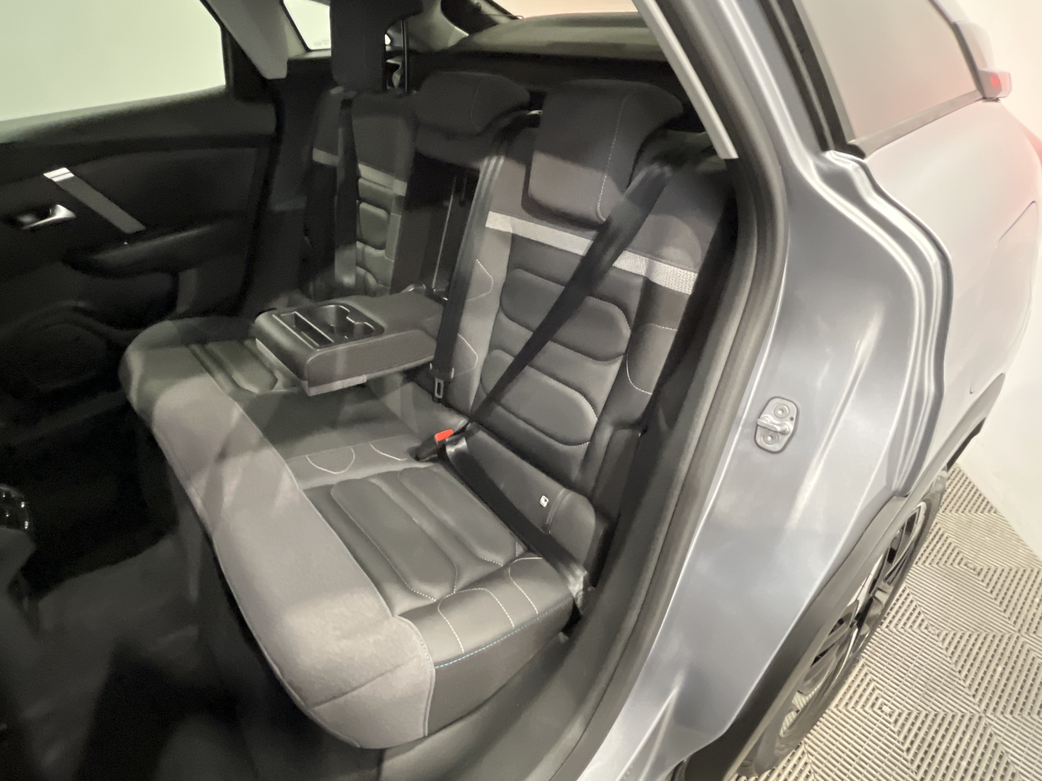 Photo 10 du véhicule CITROEN C4