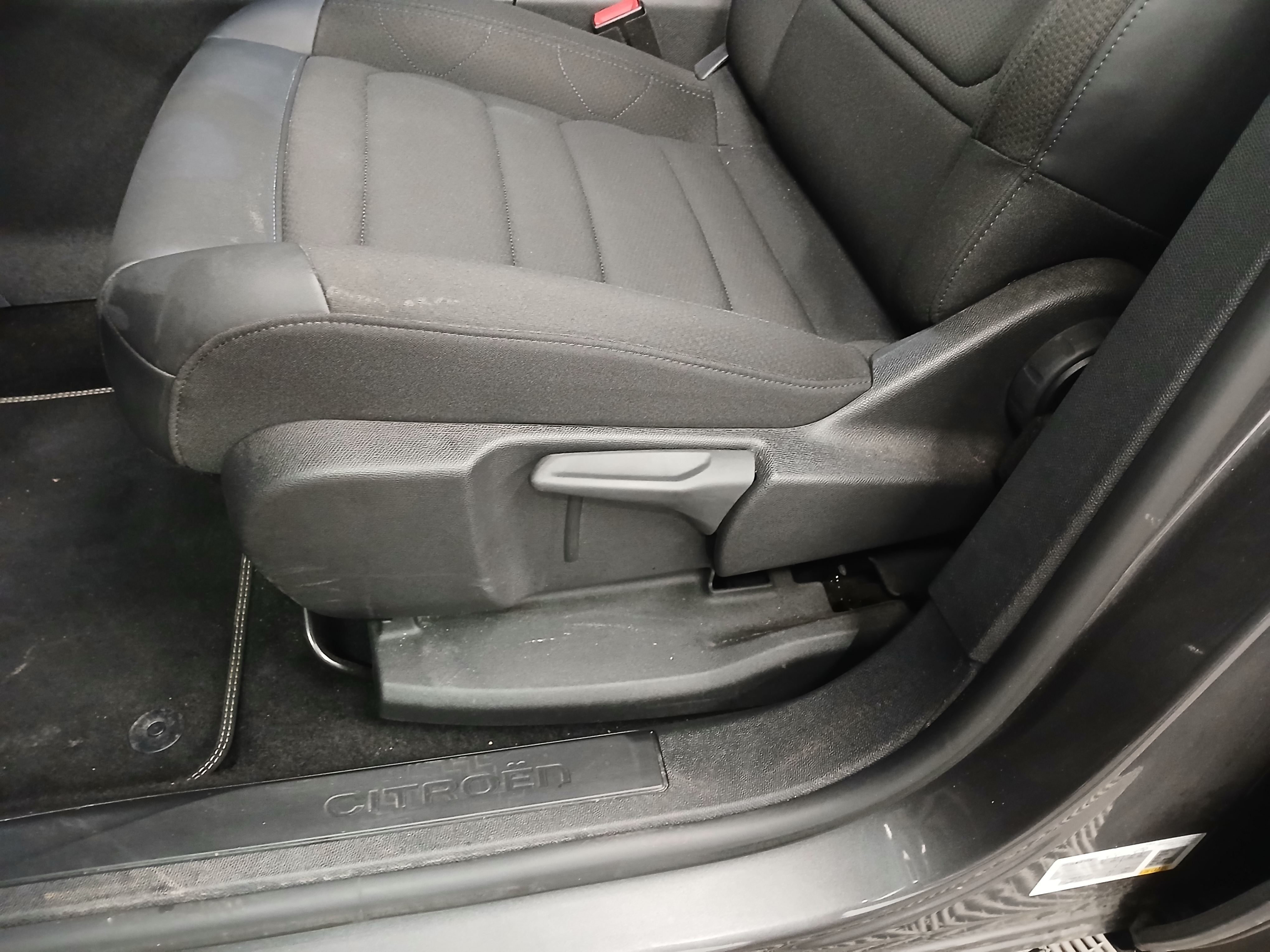 Photo 27 du véhicule CITROEN C5 AIRCROSS