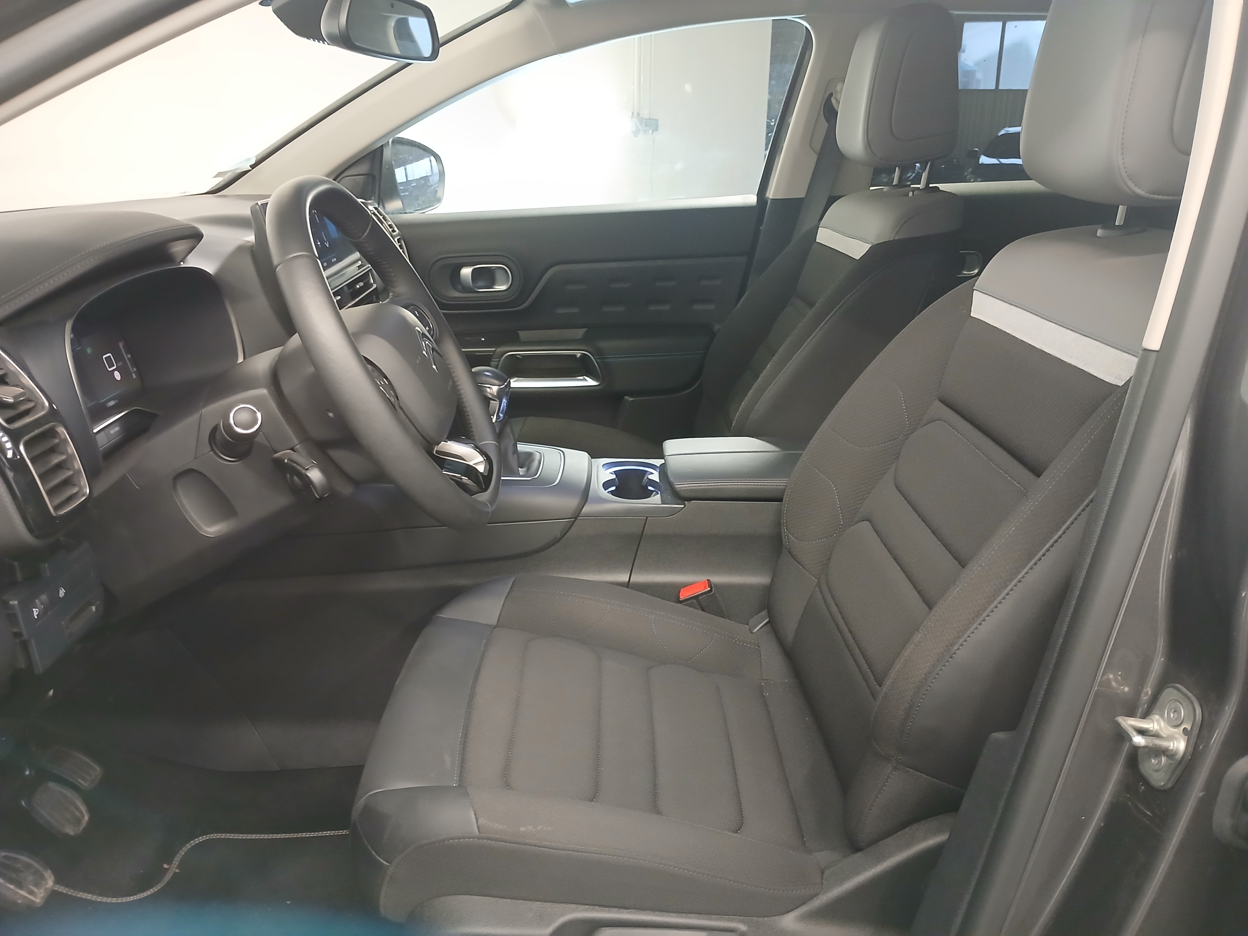 Photo 11 du véhicule CITROEN C5 AIRCROSS