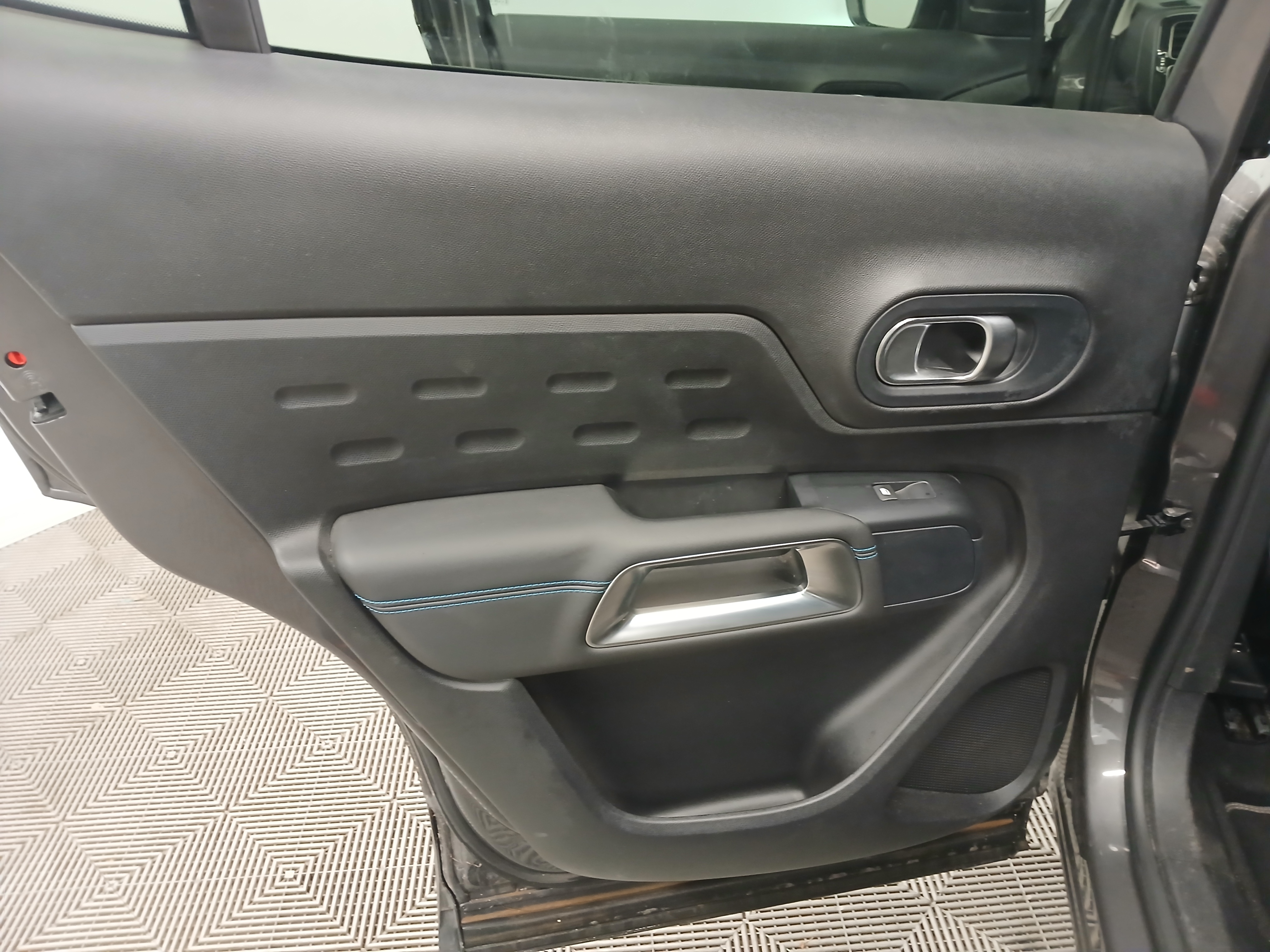 Photo 21 du véhicule CITROEN C5 AIRCROSS