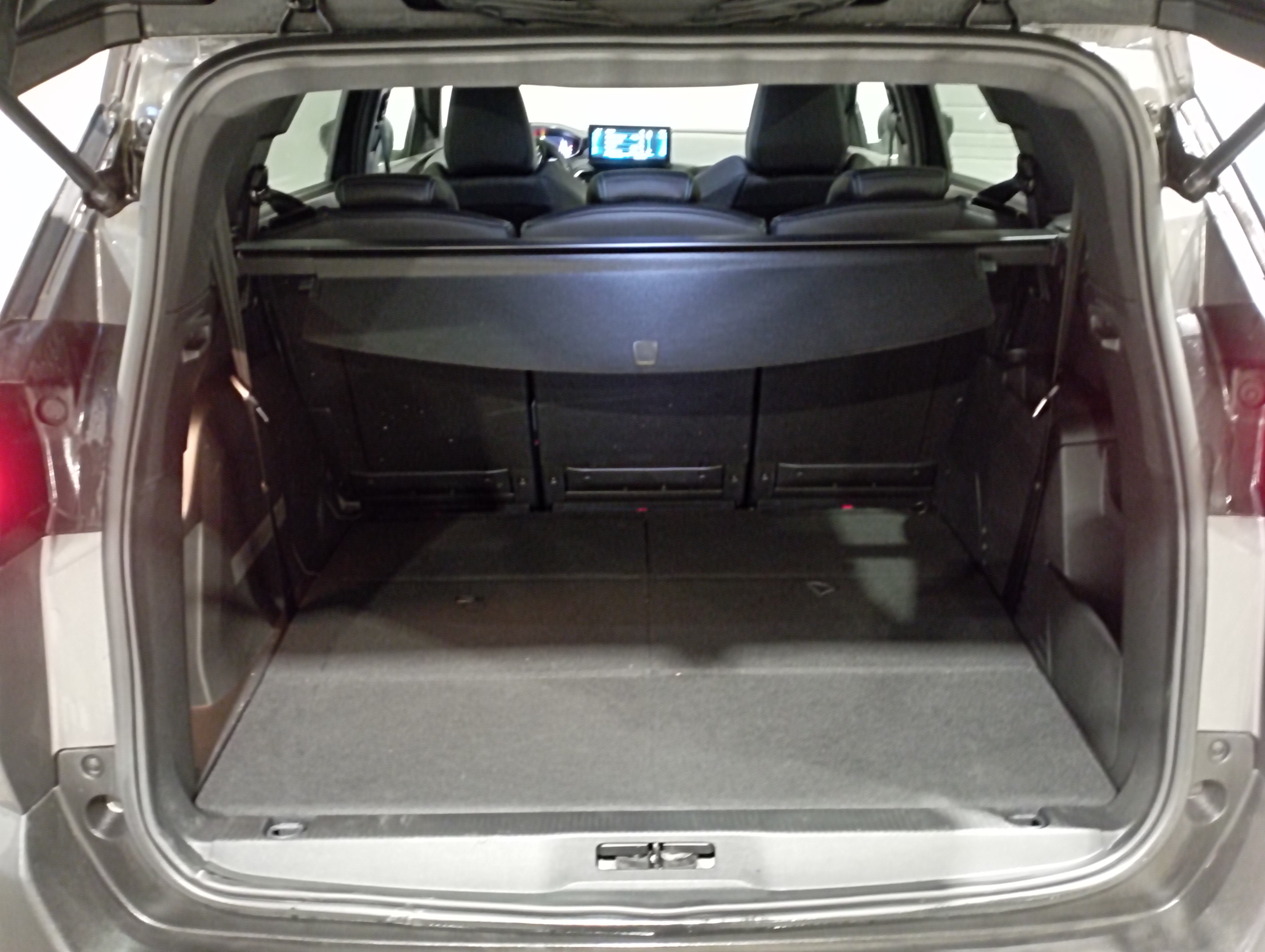 Photo 36 du véhicule PEUGEOT 5008