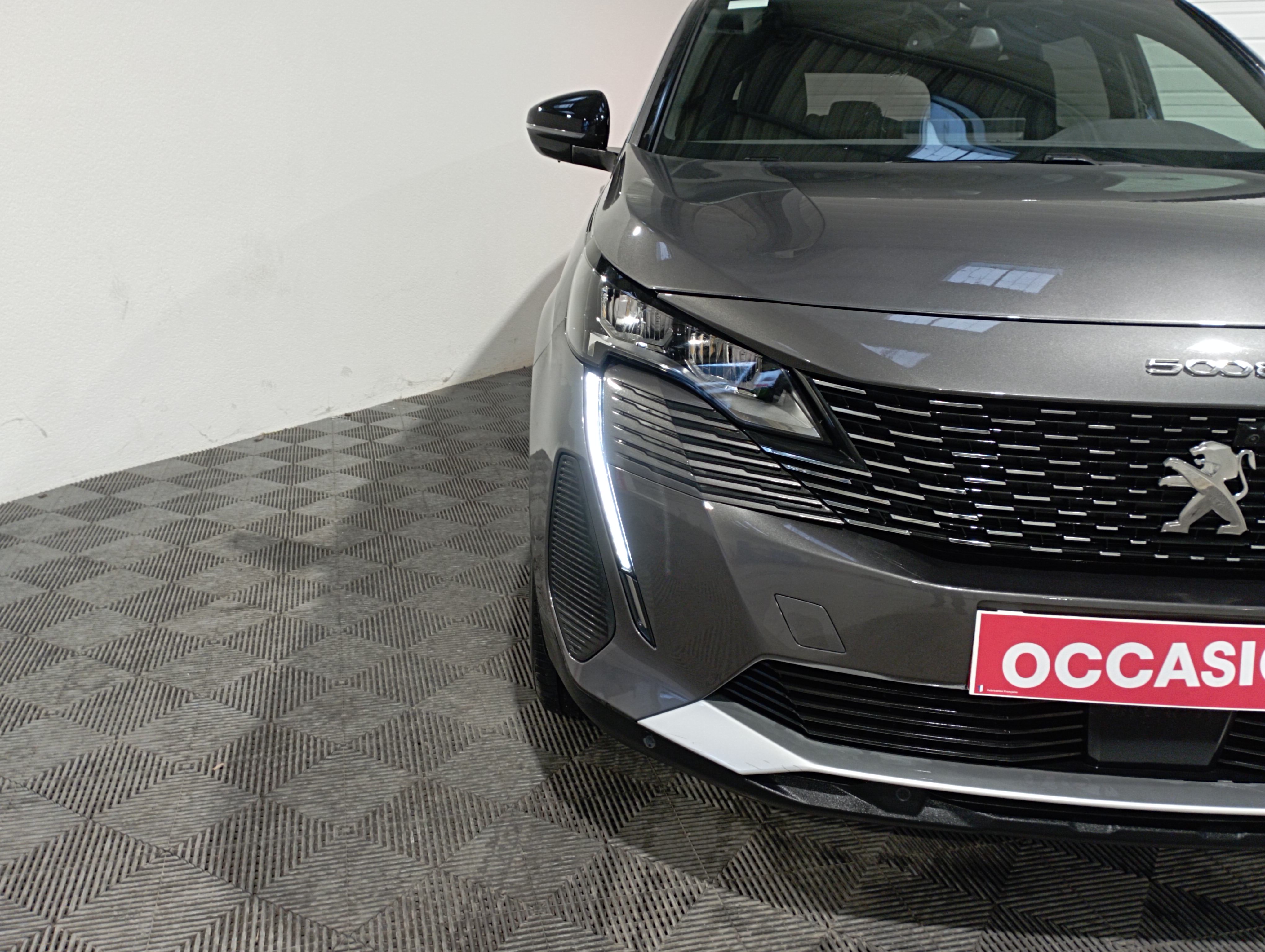 Photo 4 du véhicule PEUGEOT 5008