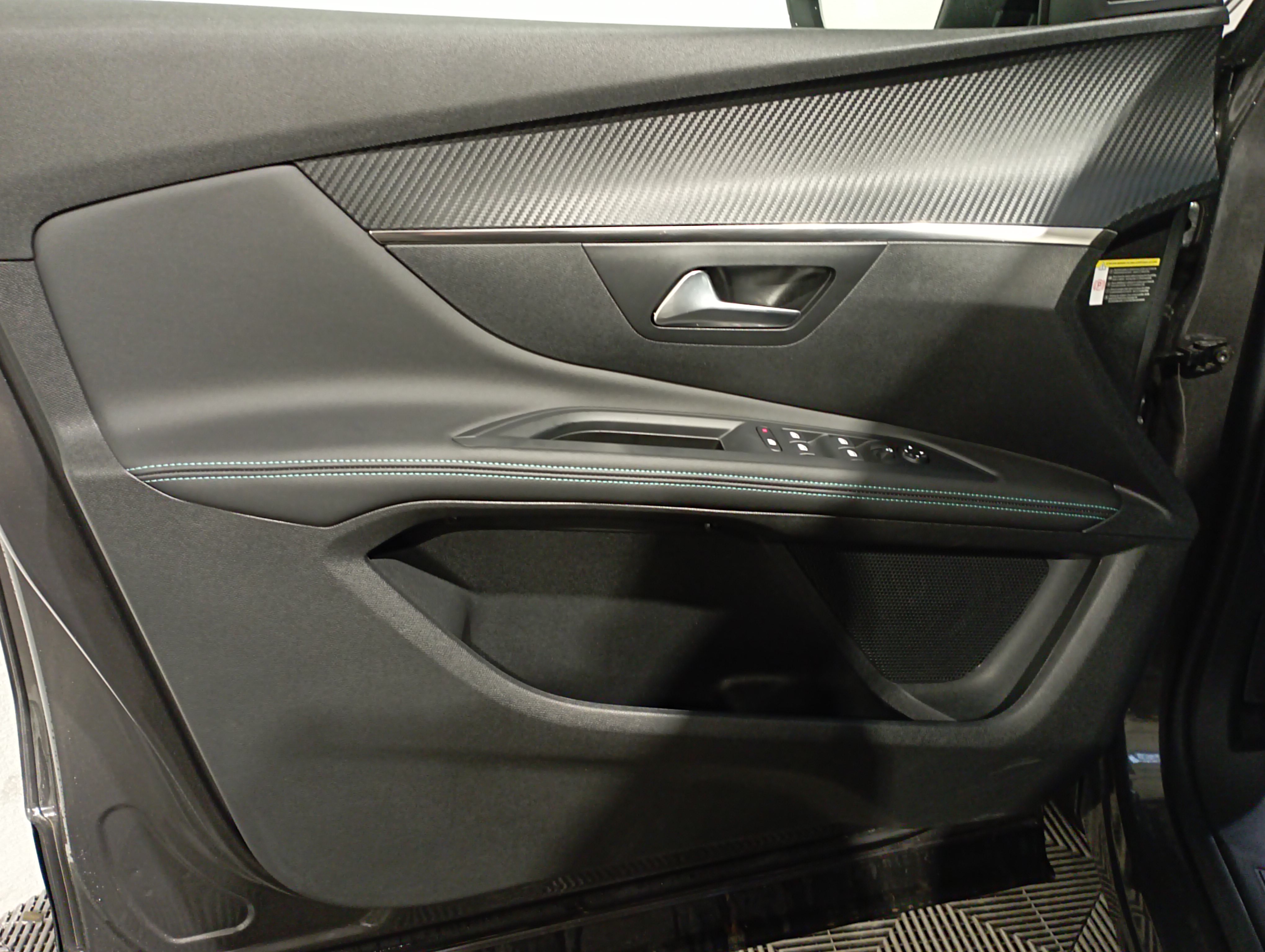 Photo 33 du véhicule PEUGEOT 5008