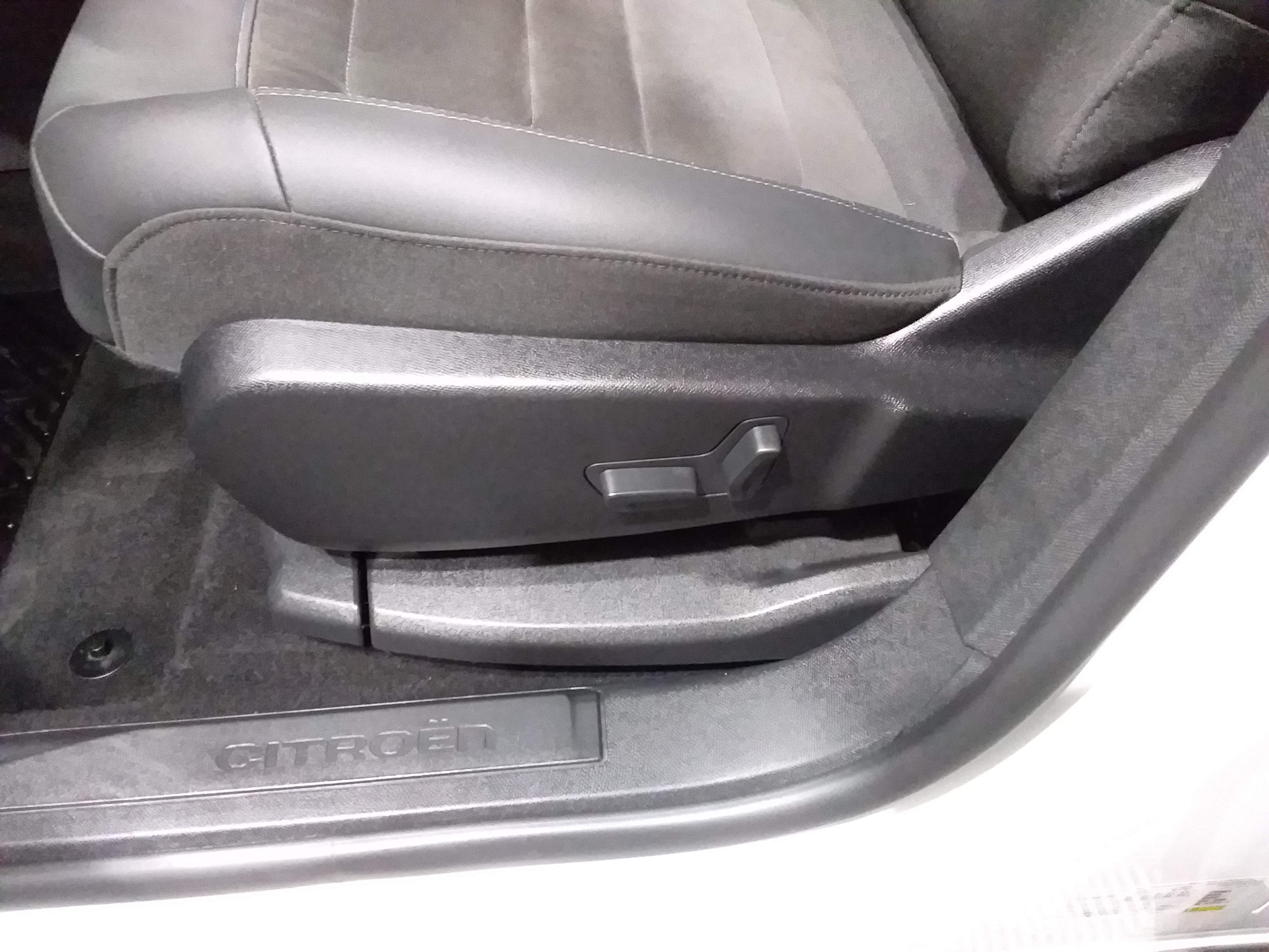 Photo 31 du véhicule CITROEN C5 AIRCROSS