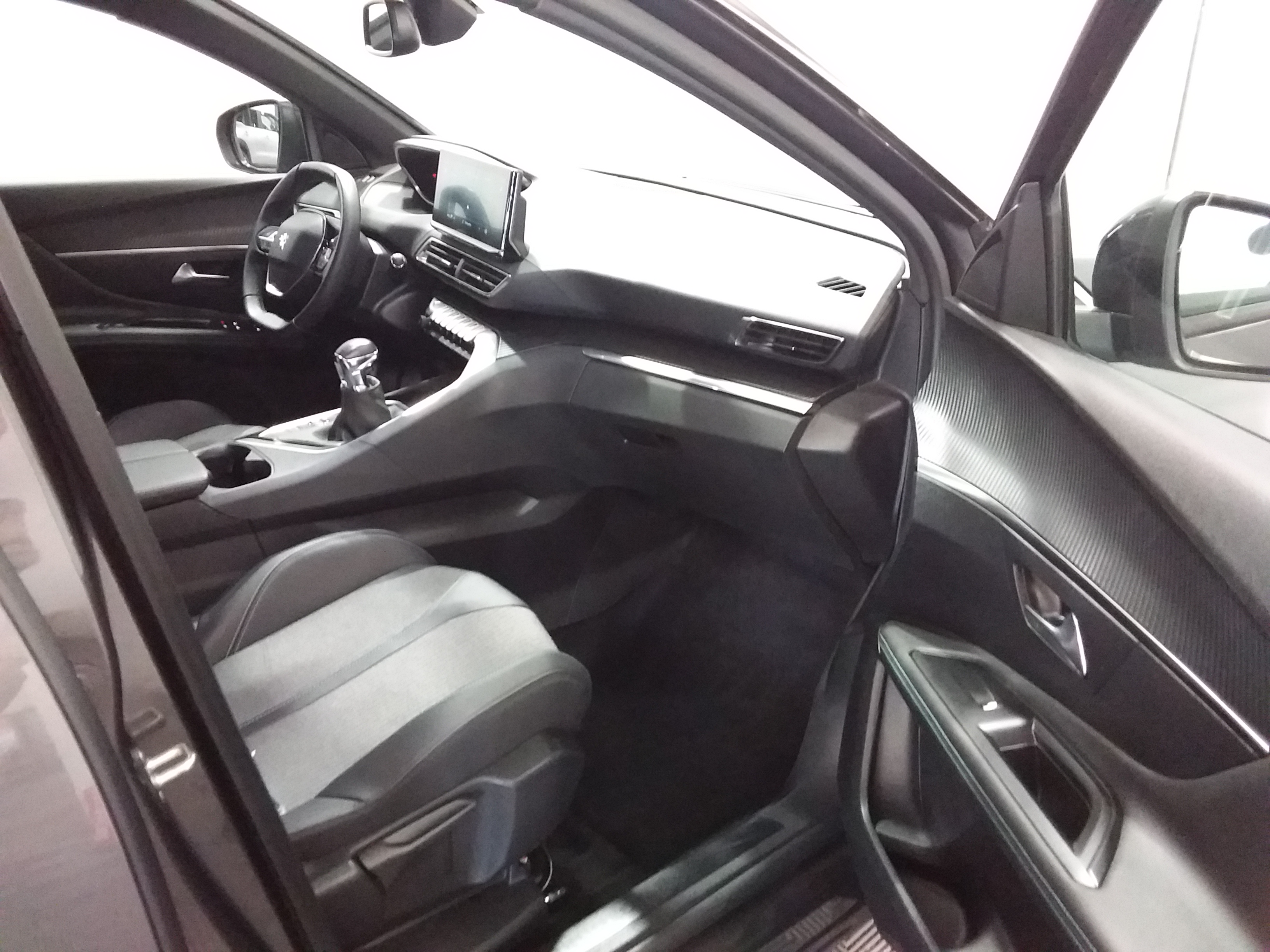 Photo 7 du véhicule PEUGEOT 3008