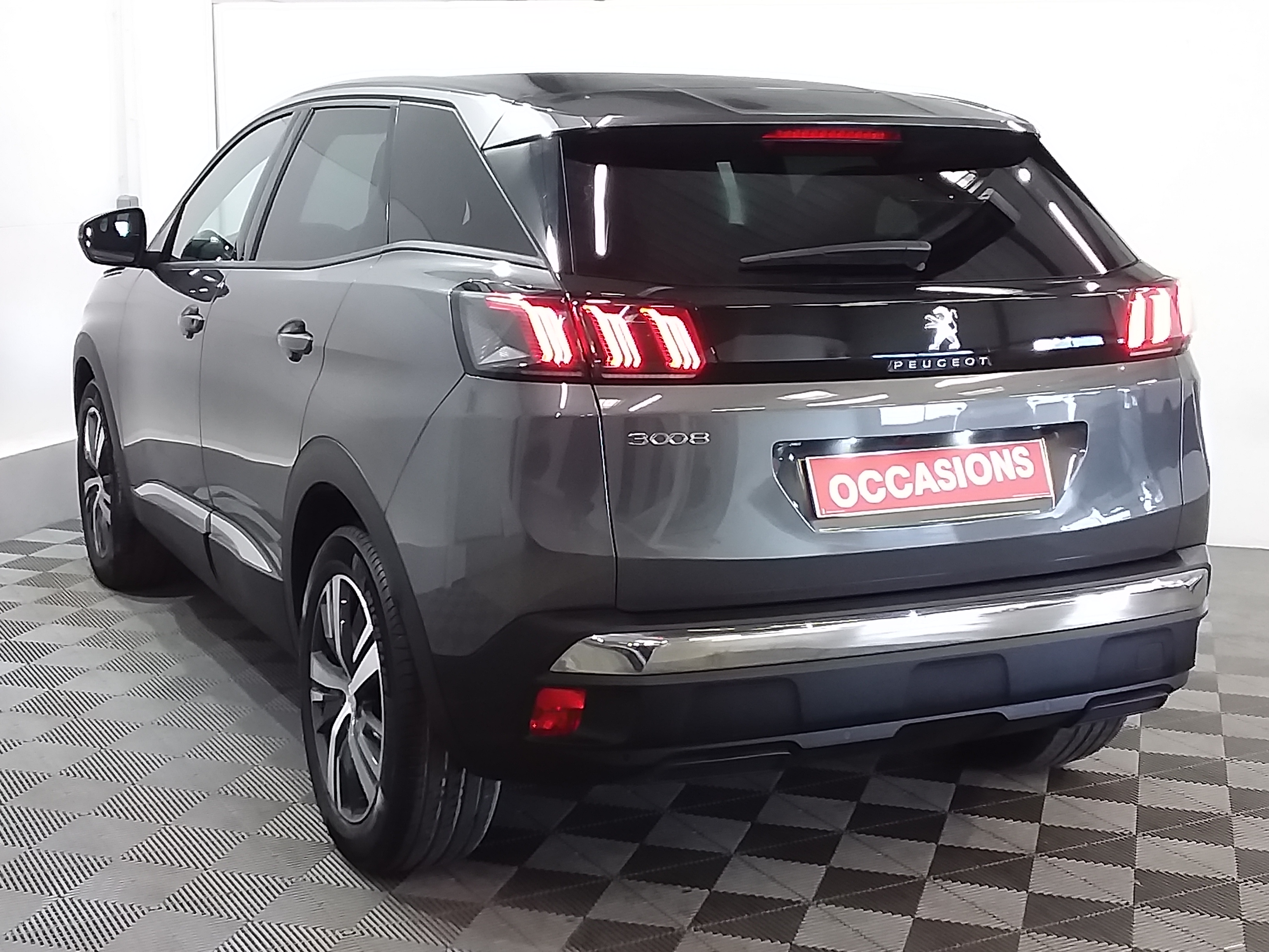 Photo 6 du véhicule PEUGEOT 3008