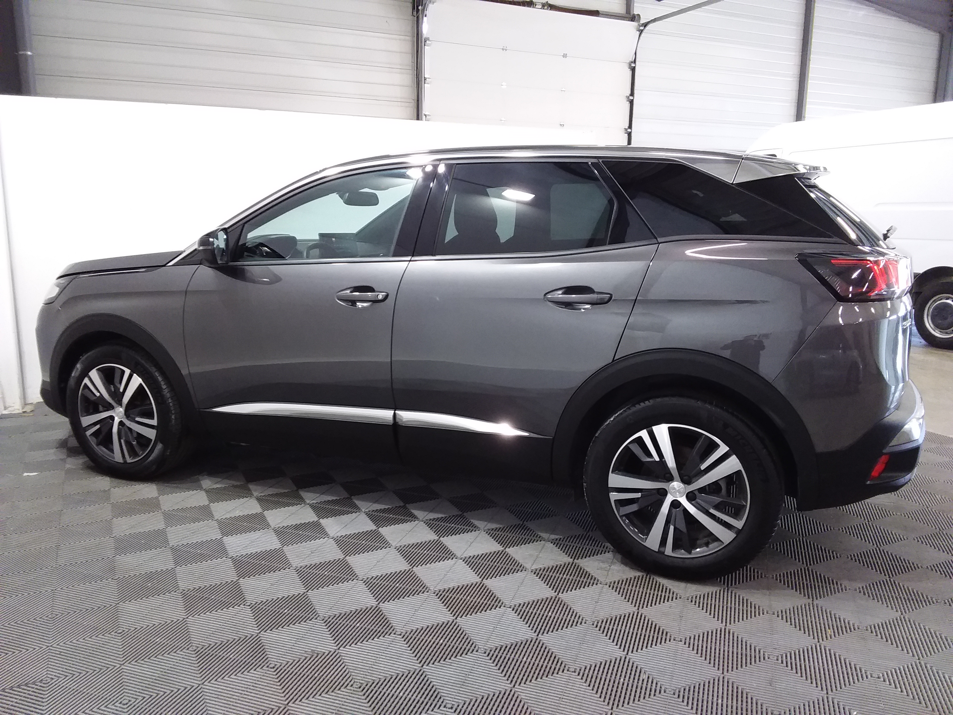 Photo 29 du véhicule PEUGEOT 3008