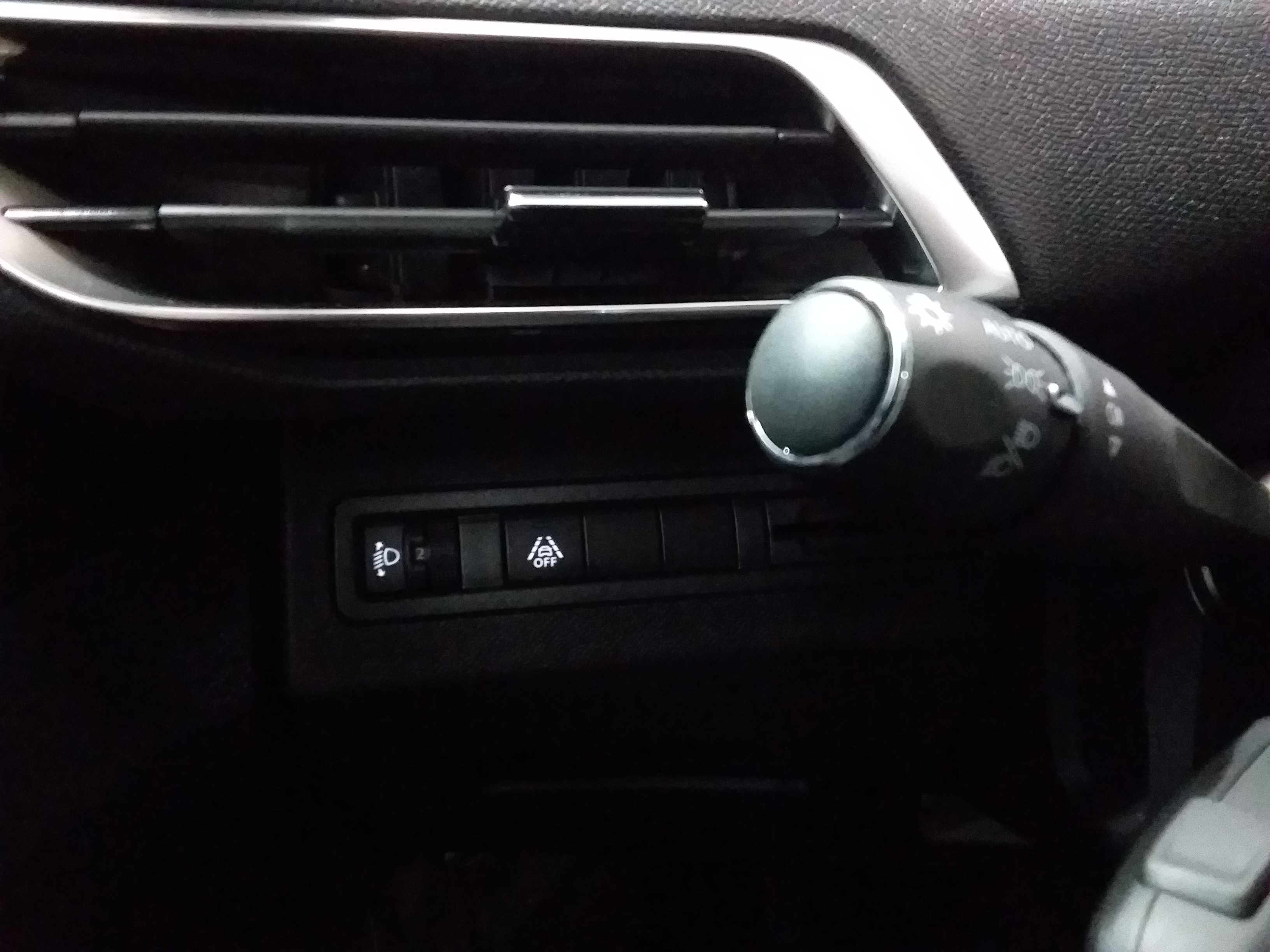 Photo 23 du véhicule PEUGEOT 3008