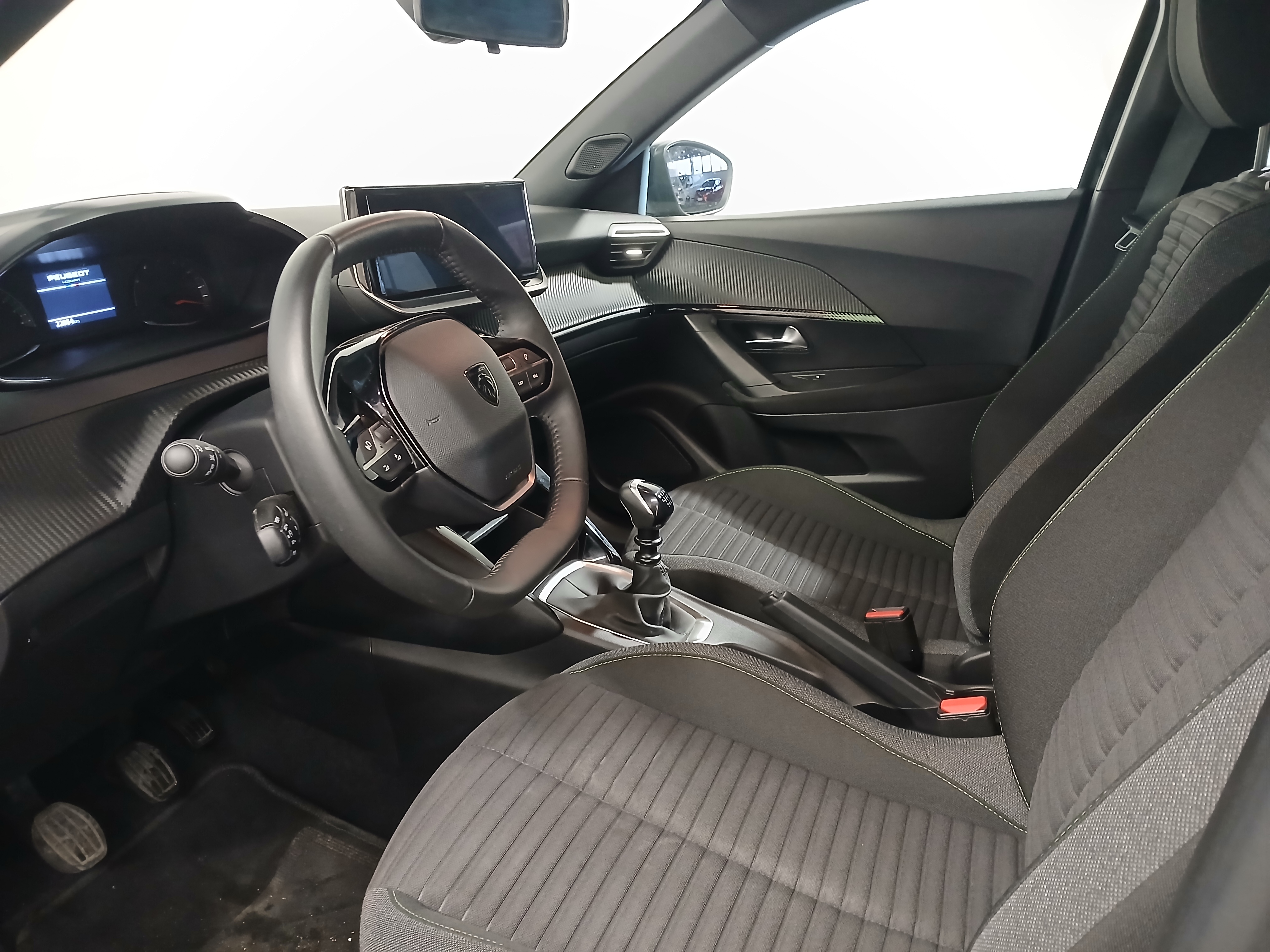 Photo 12 du véhicule PEUGEOT 2008
