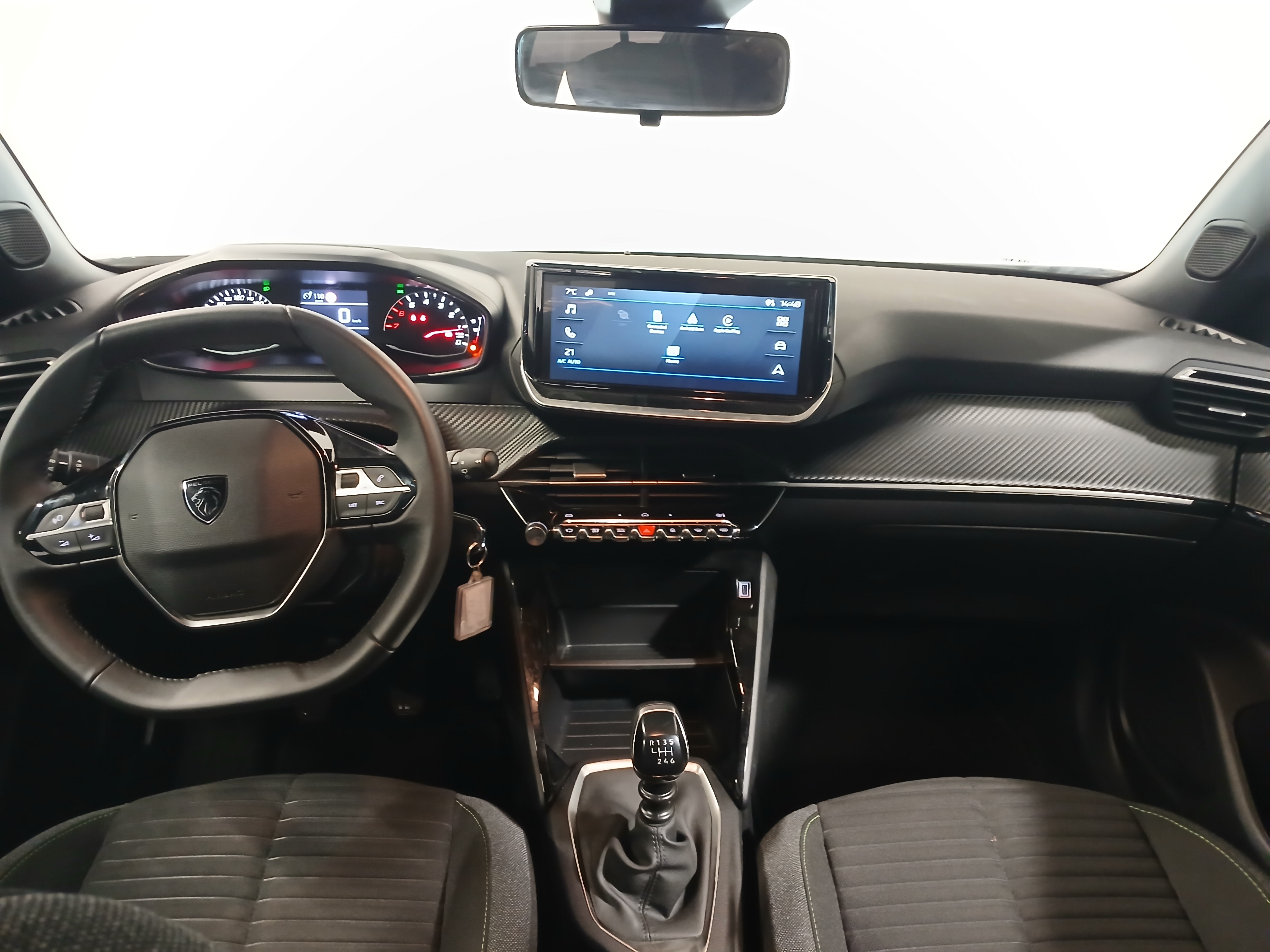 Photo 30 du véhicule PEUGEOT 2008