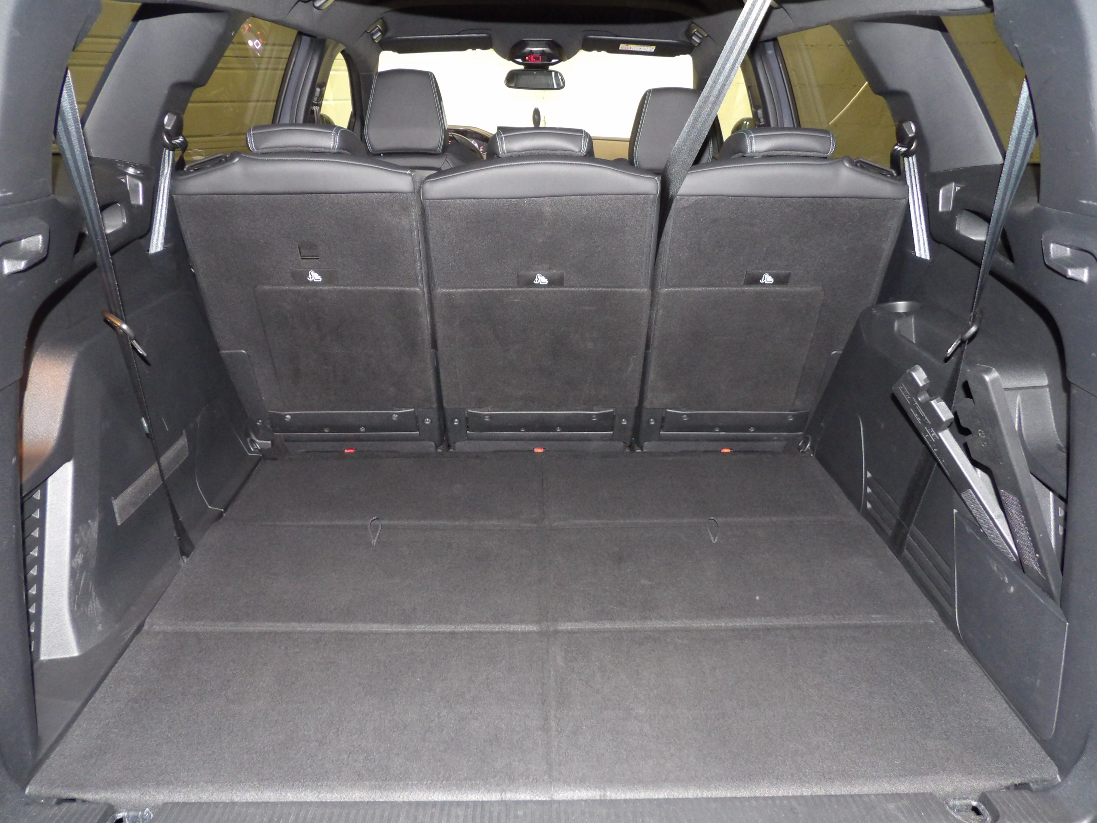 Photo 14 du véhicule PEUGEOT 5008