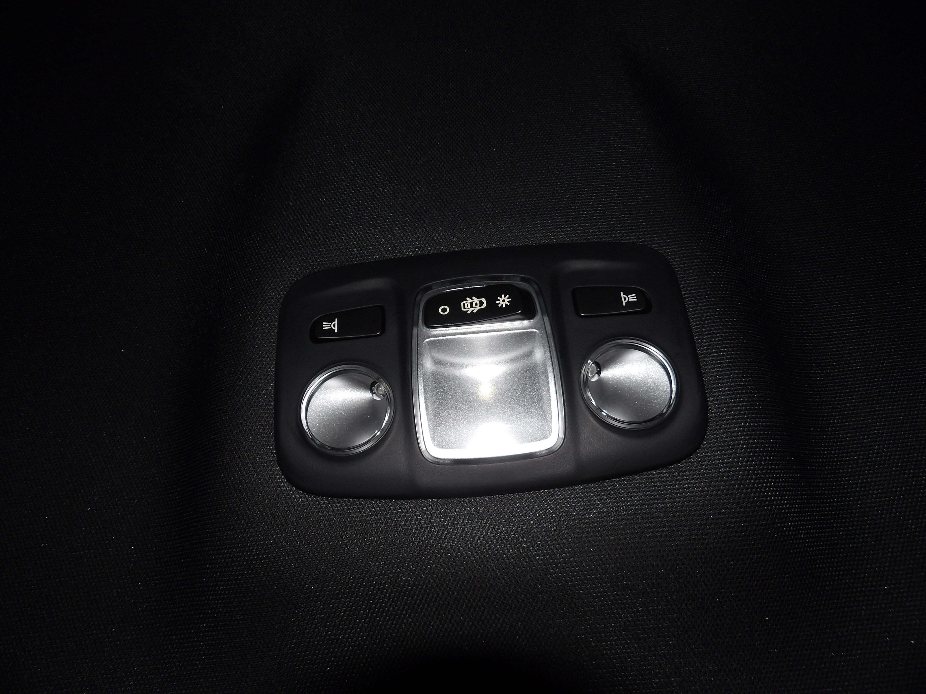 Photo 34 du véhicule PEUGEOT 5008