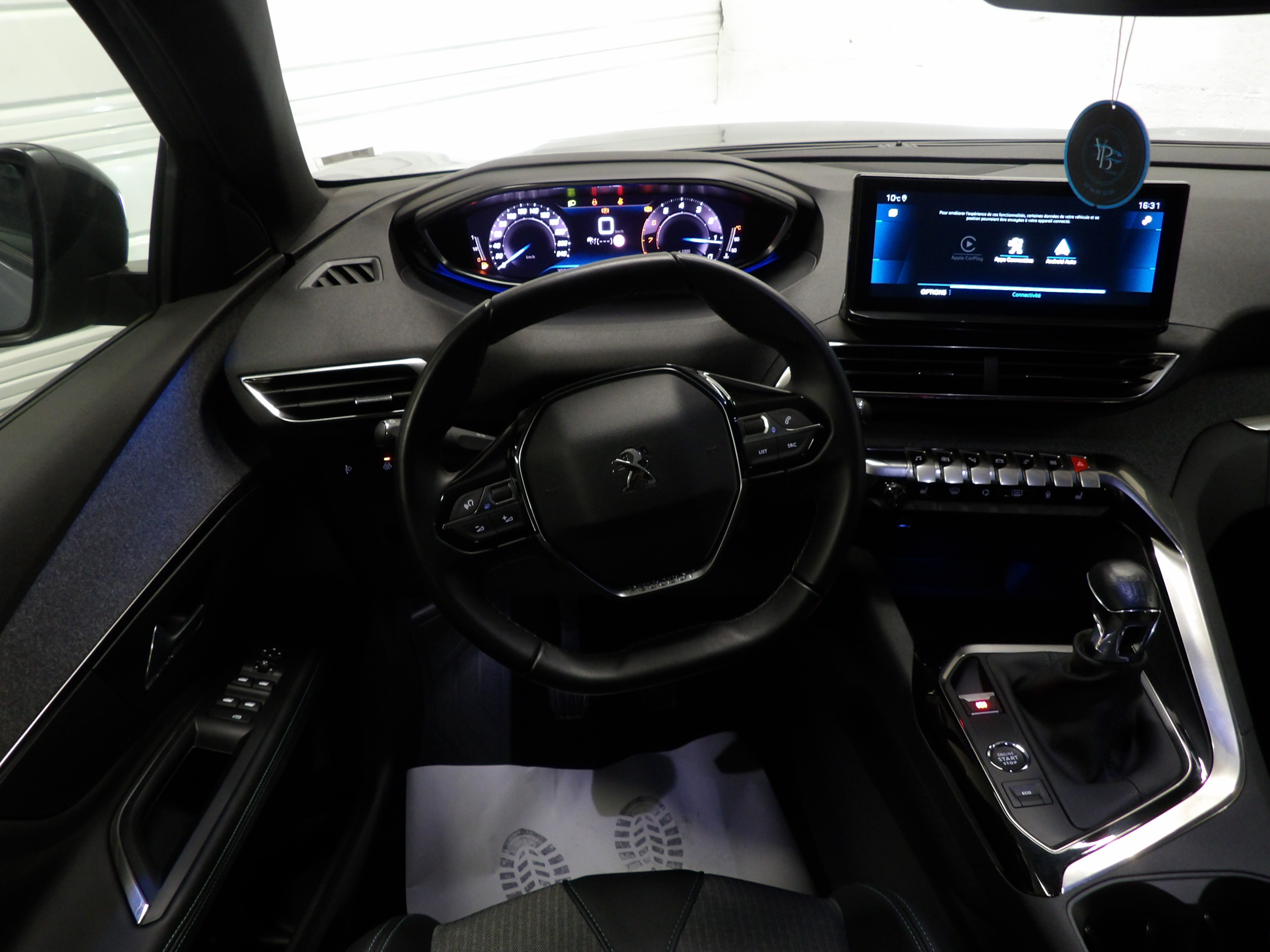 Photo 12 du véhicule PEUGEOT 5008